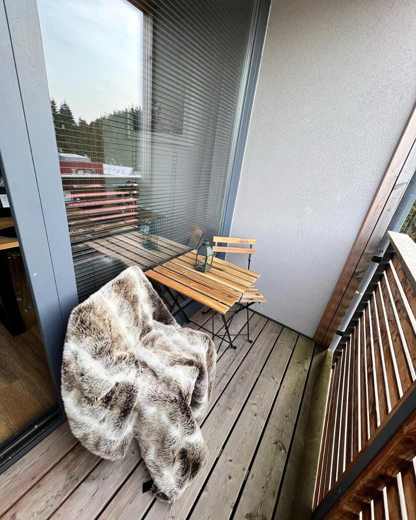 U jelena Harrachov - rodinný apartmán u lesa s garáží