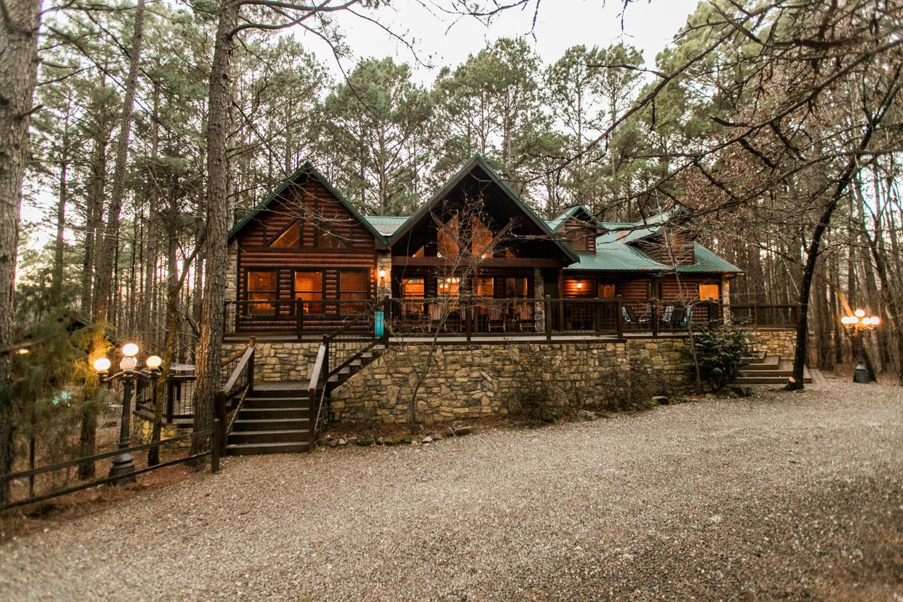Leaping Lizard Lodge 4 bdrm 3 and a half Bth, Hot tub, Fireplaces, Swing Set, Gameroom view 3