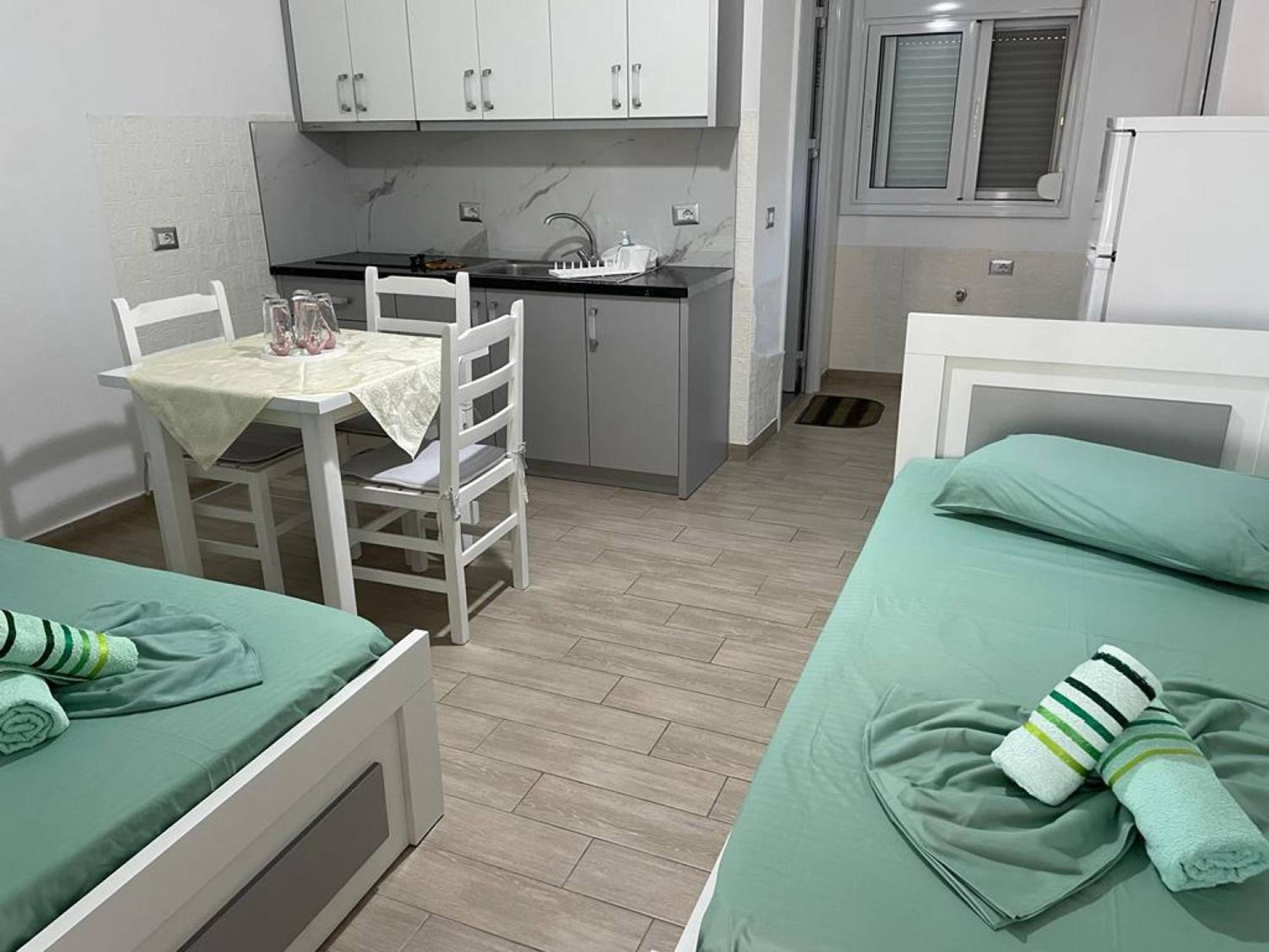 Wave n' Sea Apartments