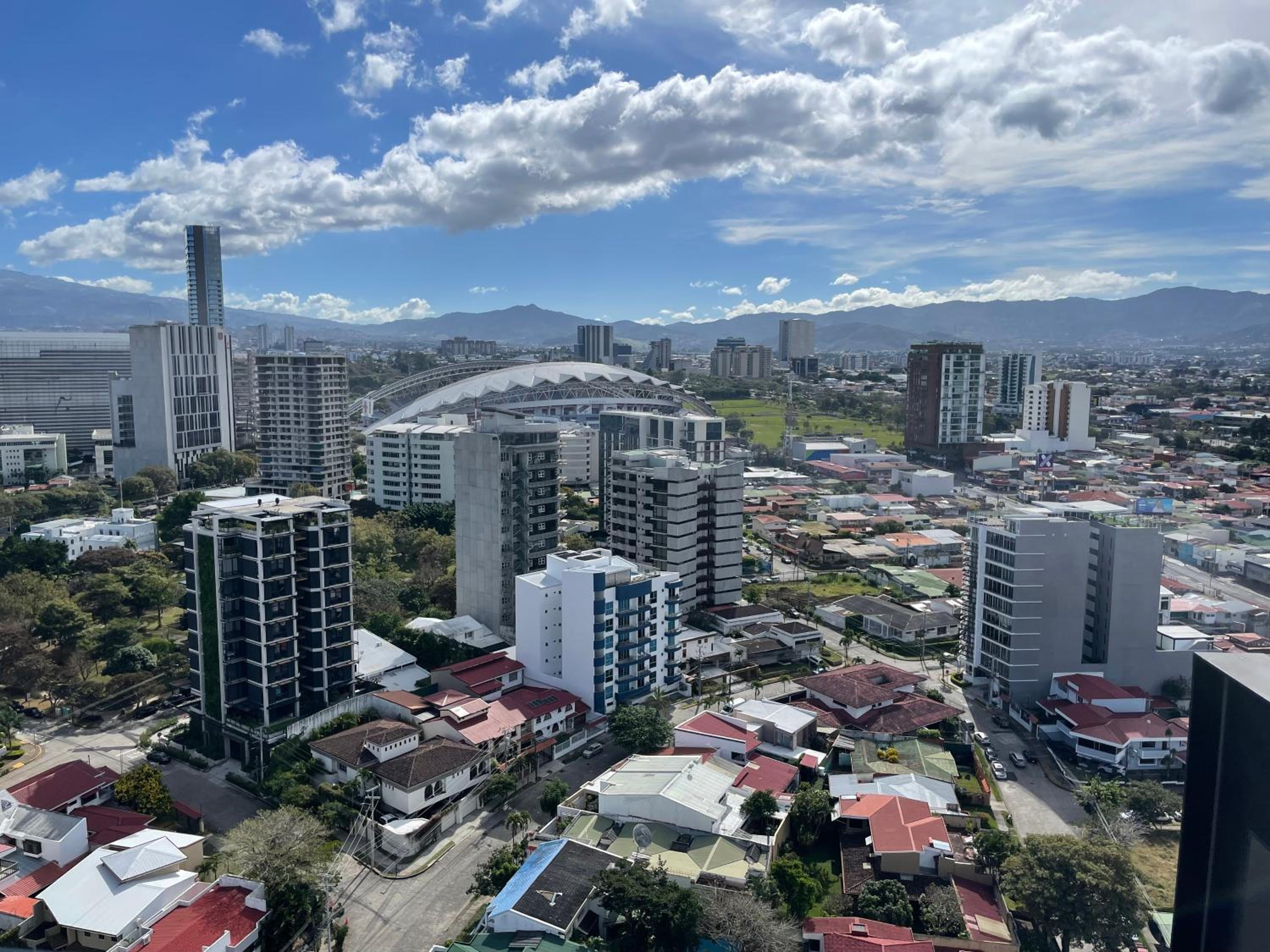 Cozy apartment with terrace, SJ Cosmopolitan Tower #402
