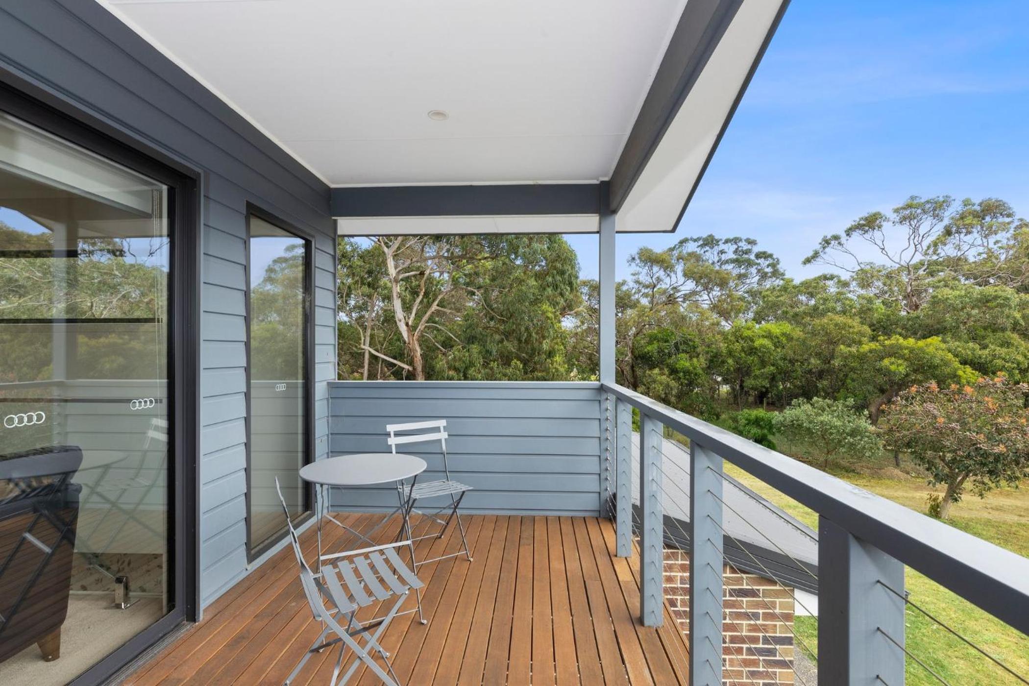 Yellow Gum Family Retreat - With heaps of room for a boat!