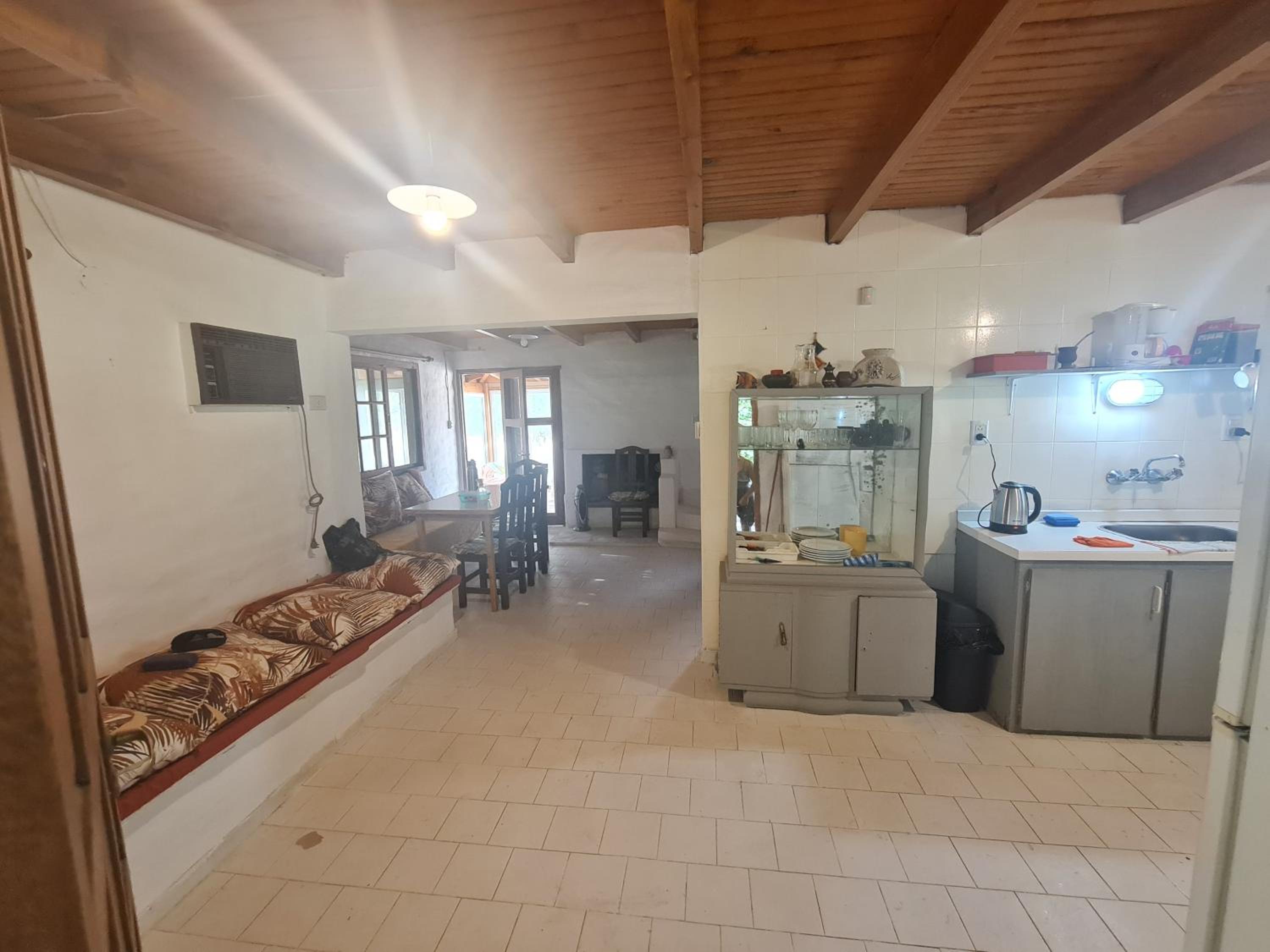 Casaquinta en la costa del Rio