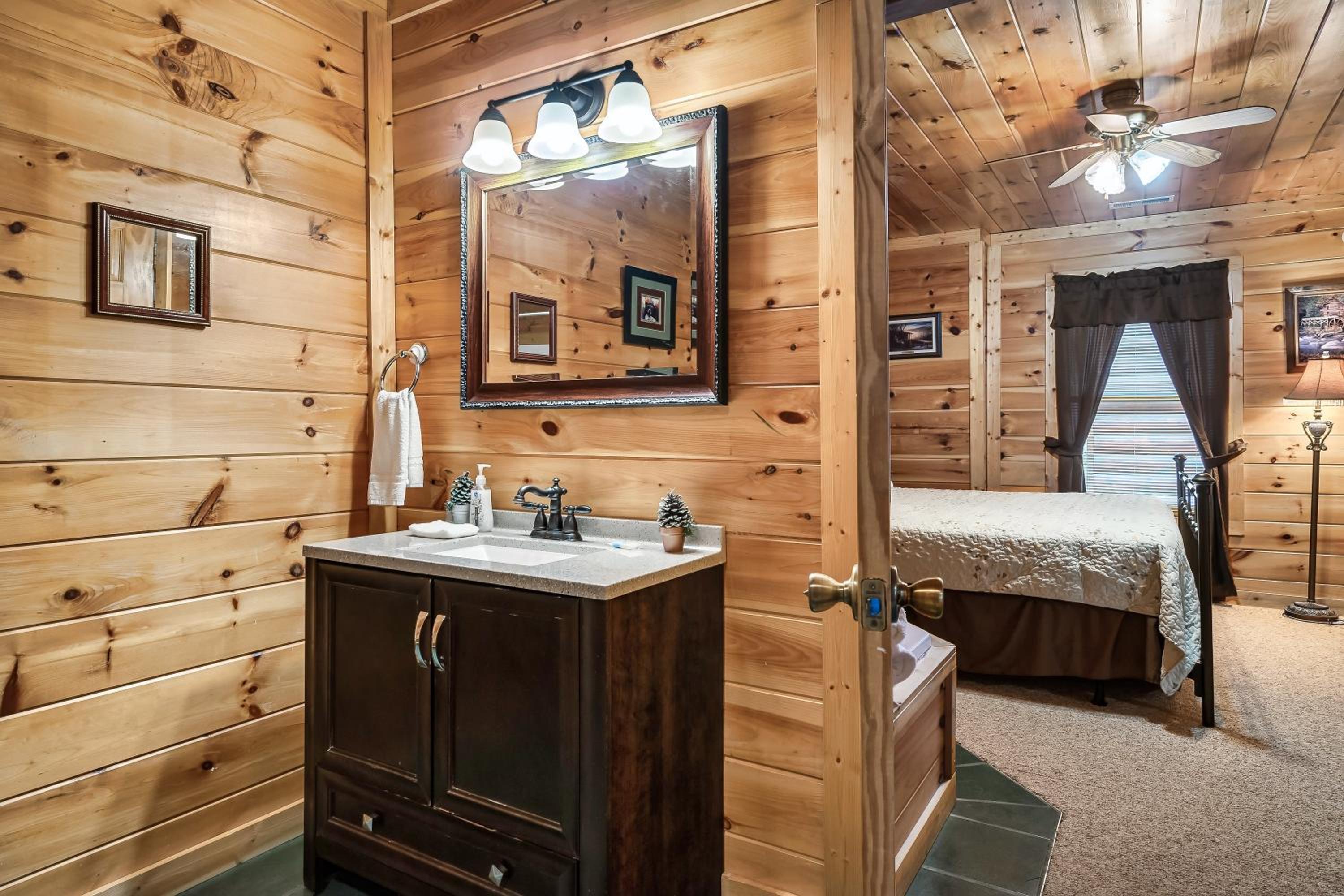 Cubby Bear Smoky Mountain Cabin - Summer Specials! view 5