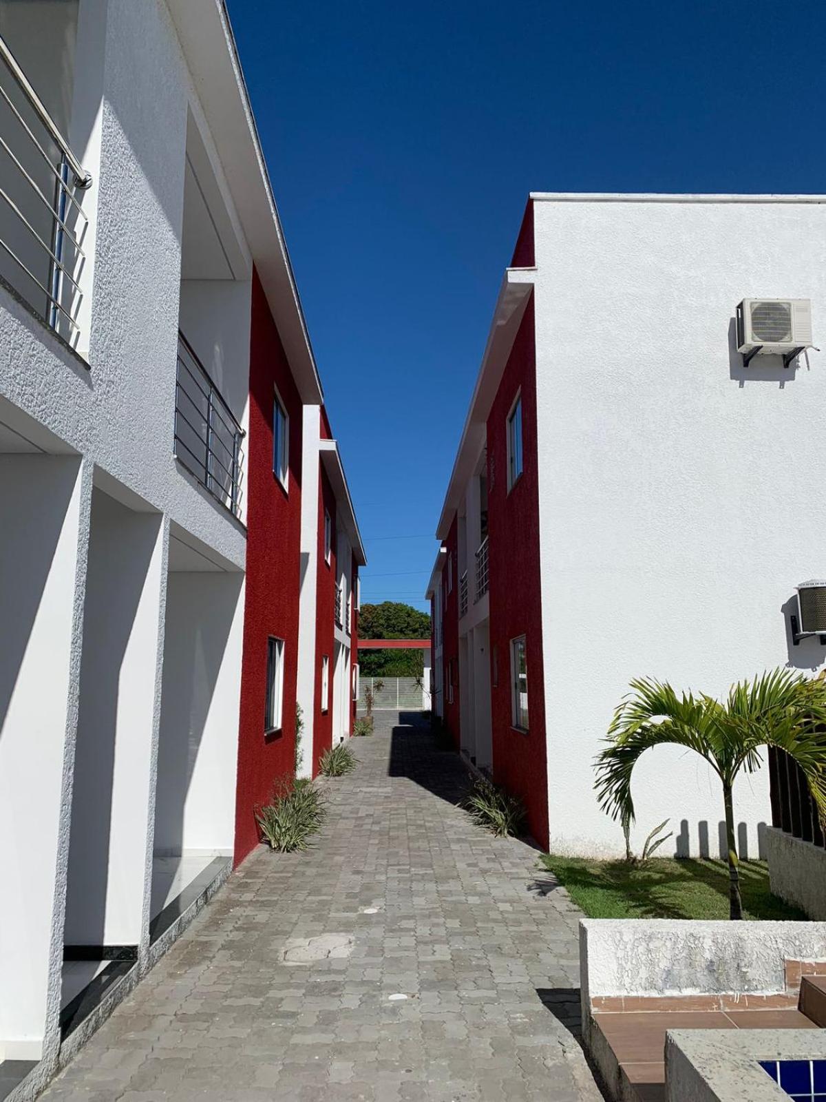 APTO NOVO TODO MOBILIADO A 400 M DA PRAIA Sensacional
