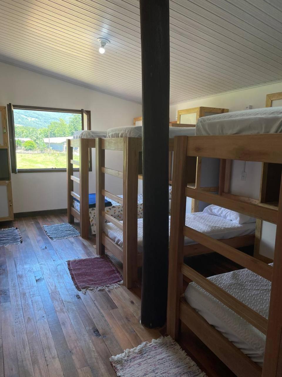 Hostel e Camping Vale Mirante da Rocha