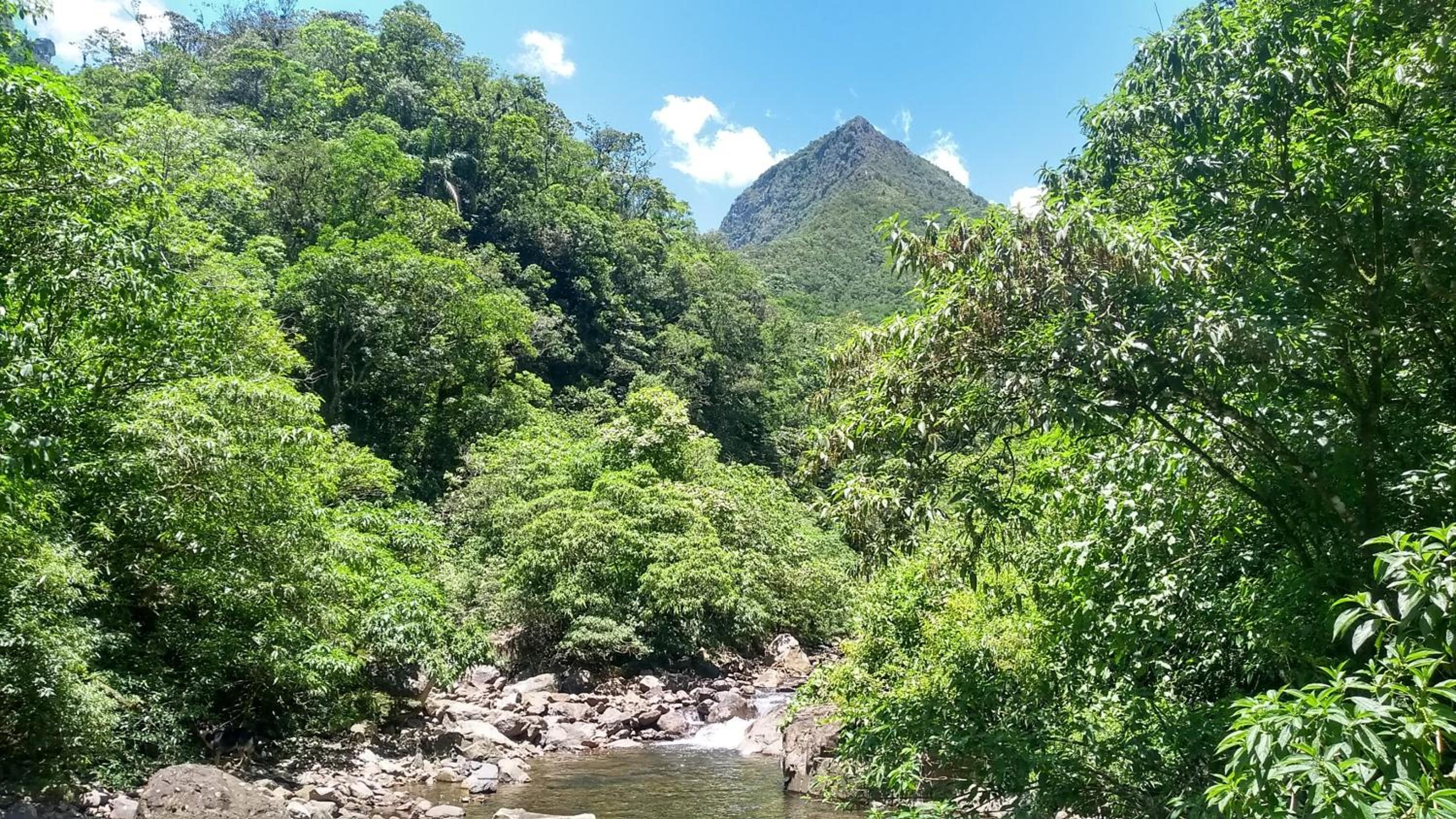 Hostel e Camping Vale Mirante da Rocha