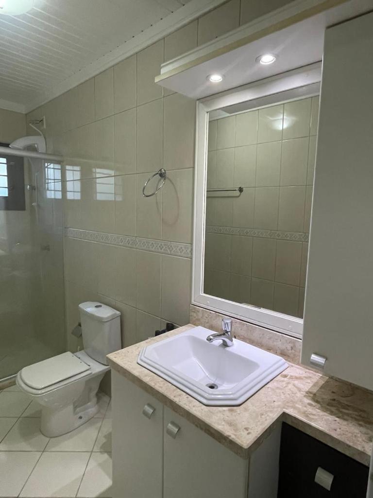 Linda Casa Temporada com Piscina