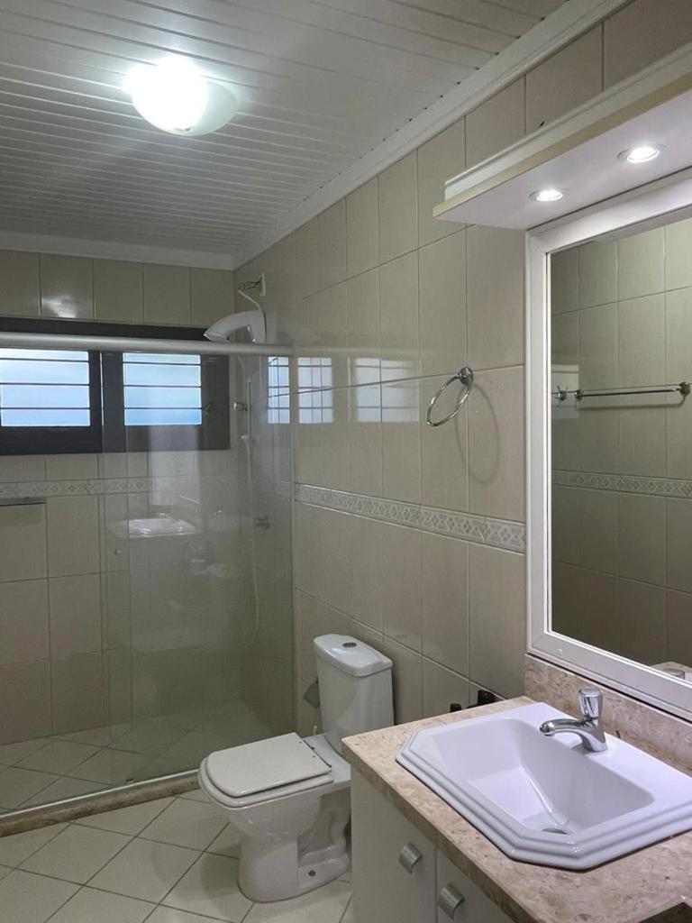 Linda Casa Temporada com Piscina