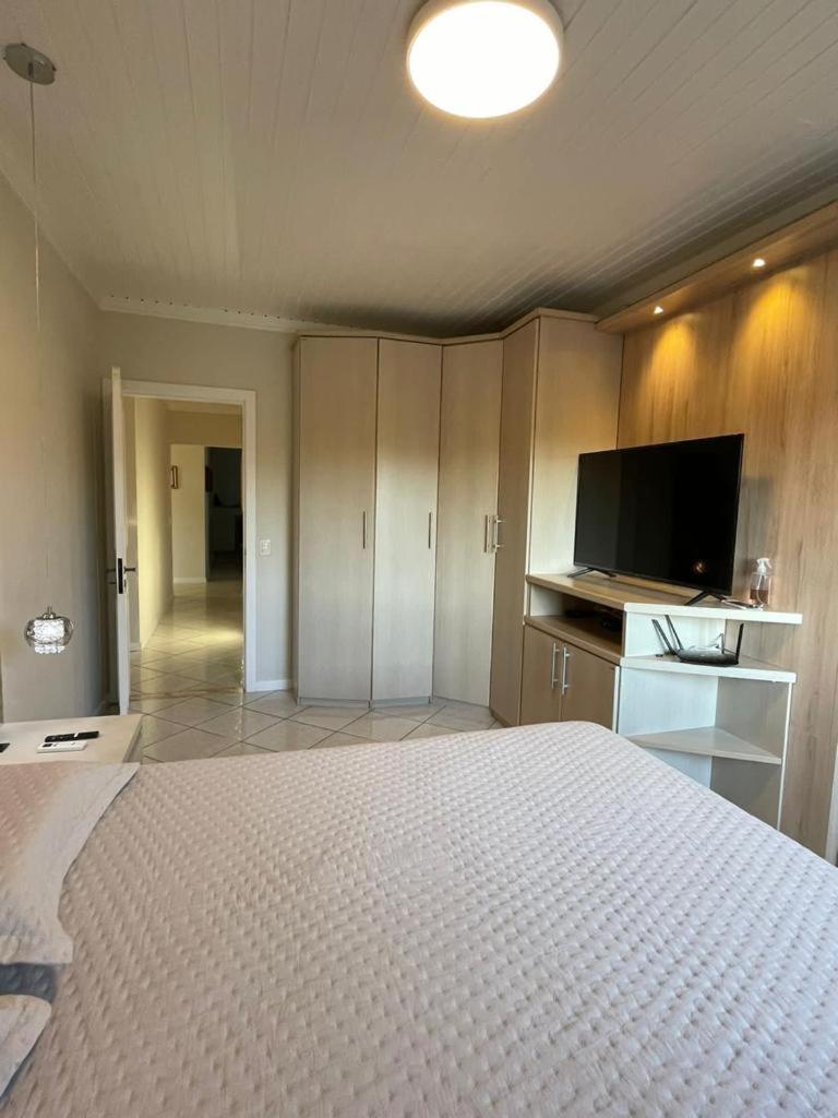 Linda Casa Temporada com Piscina