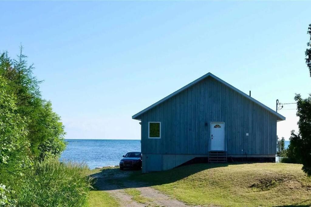 **WATERFRONT**BEAUTIFUL MODERN TOBERMORY COTTAGE