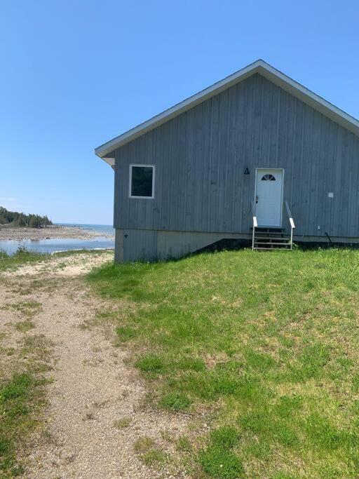 **WATERFRONT**BEAUTIFUL MODERN TOBERMORY COTTAGE