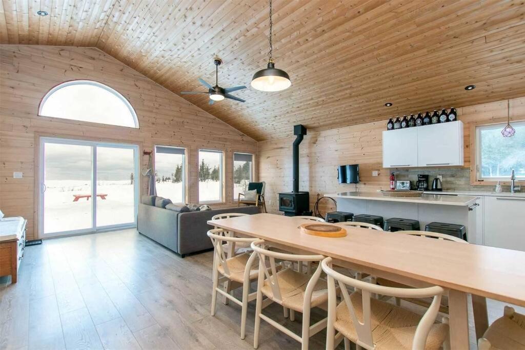 **WATERFRONT**BEAUTIFUL MODERN TOBERMORY COTTAGE