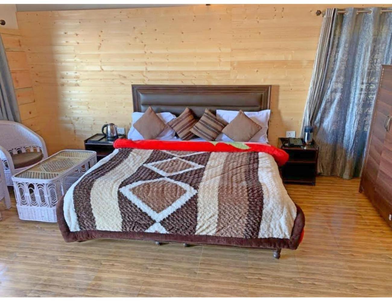 Himalayan Kiwi Resort, Kanatal view 5