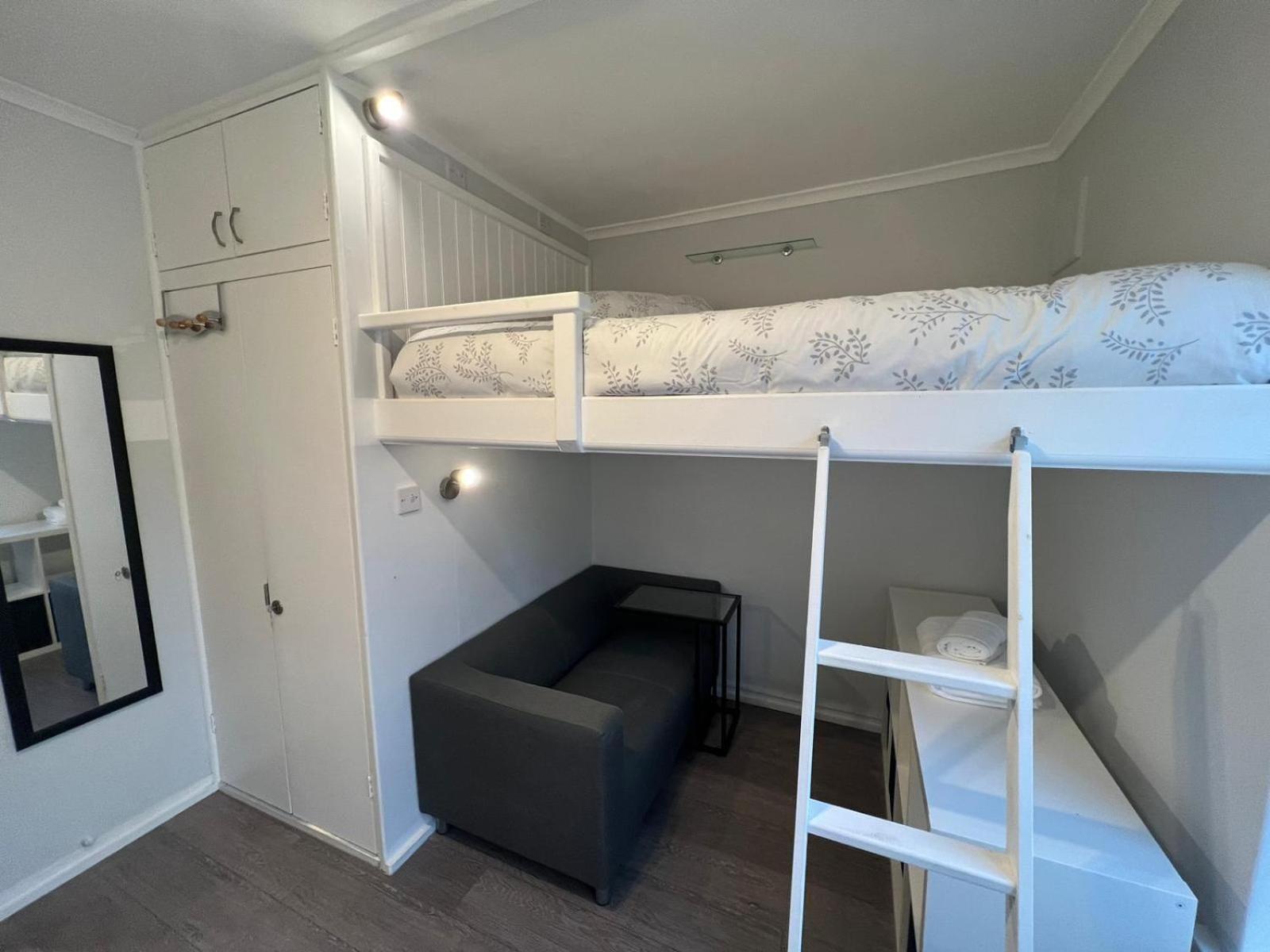 Holiday Properties Vauxhall Central Rooms