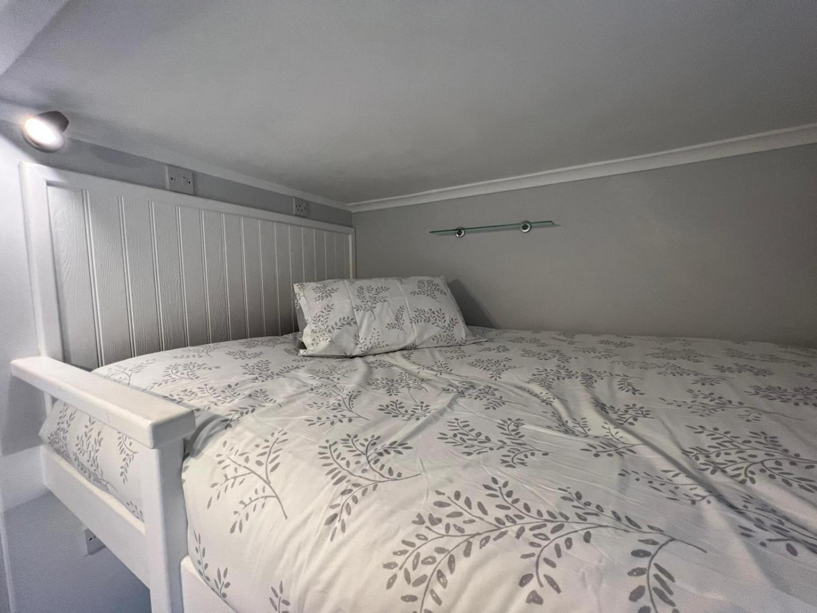 Holiday Properties Vauxhall Central Rooms