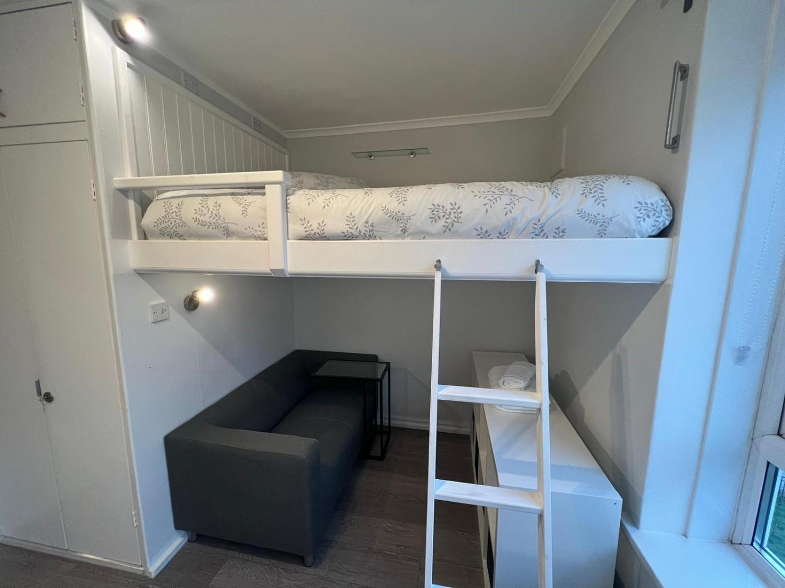 Holiday Properties Vauxhall Central Rooms