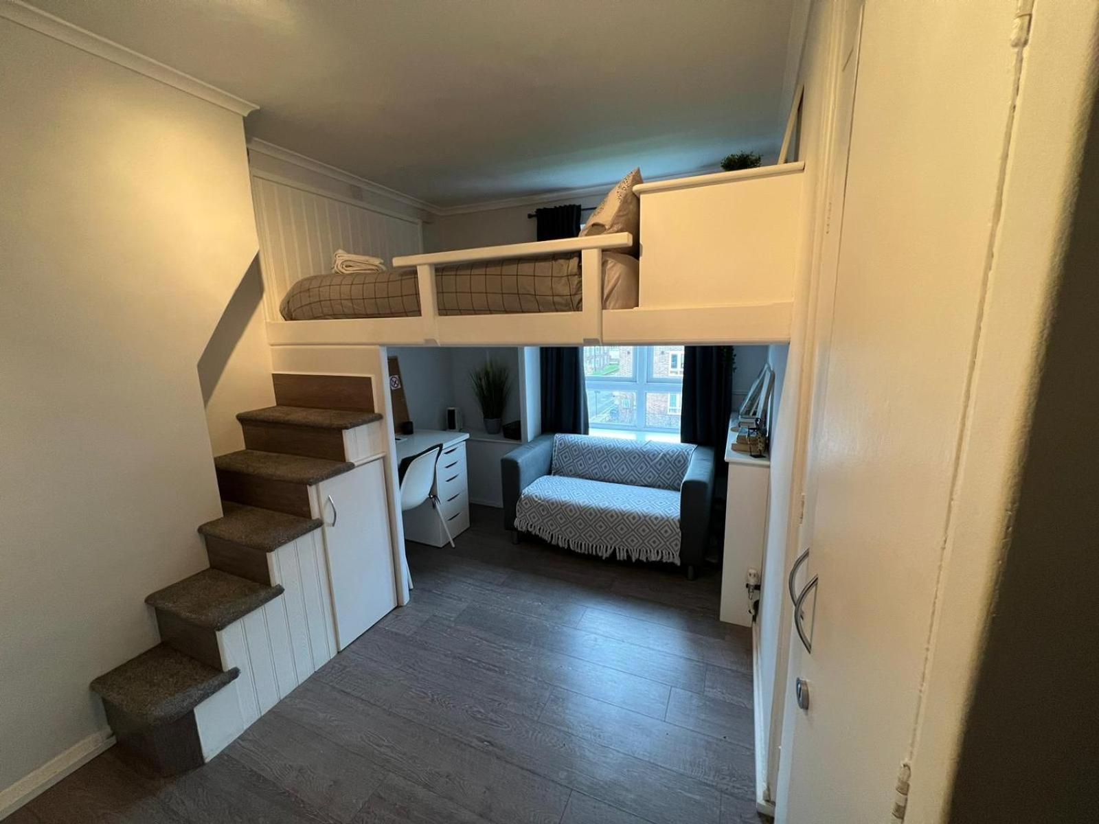 Holiday Properties Vauxhall Central Rooms