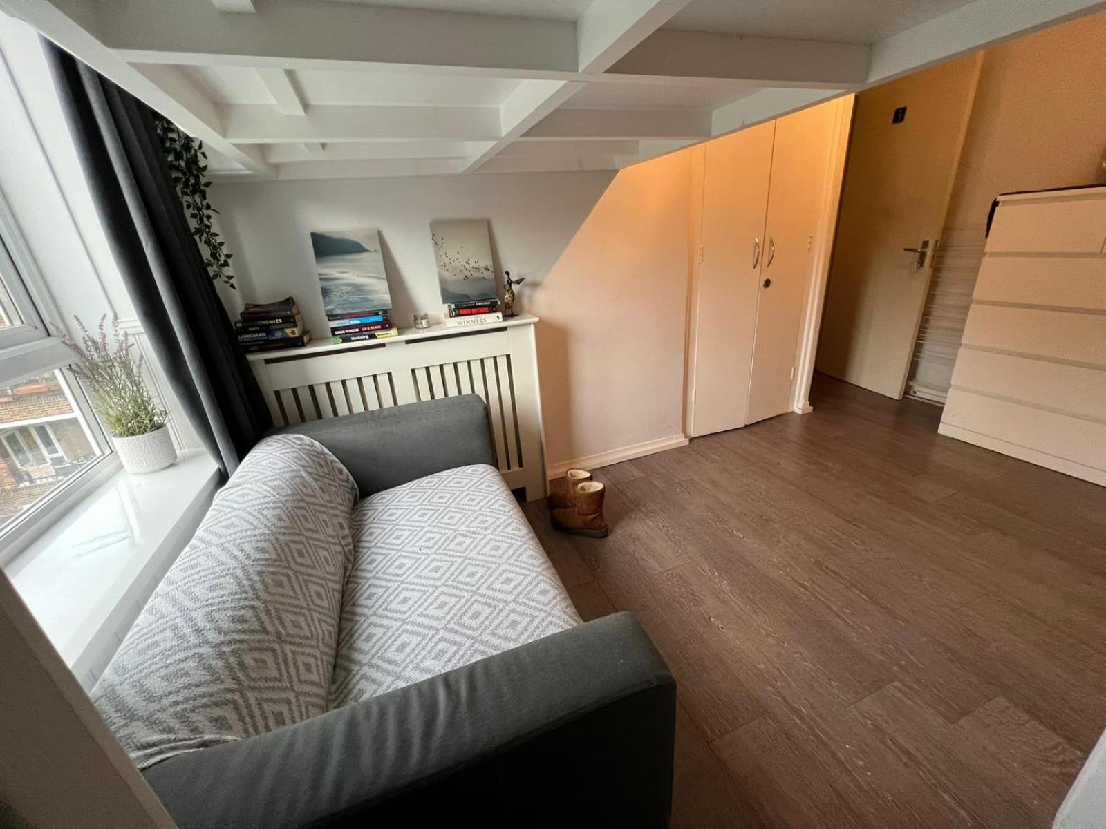 Holiday Properties Vauxhall Central Rooms
