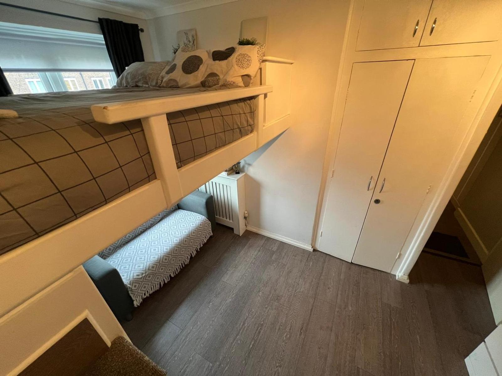 Holiday Properties Vauxhall Central Rooms