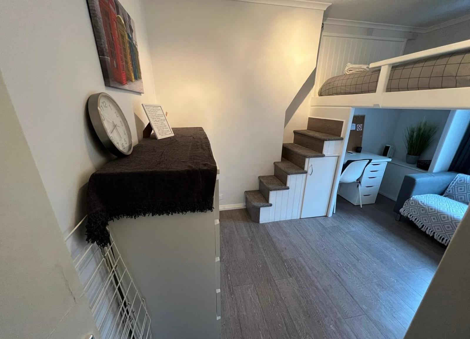Holiday Properties Vauxhall Central Rooms