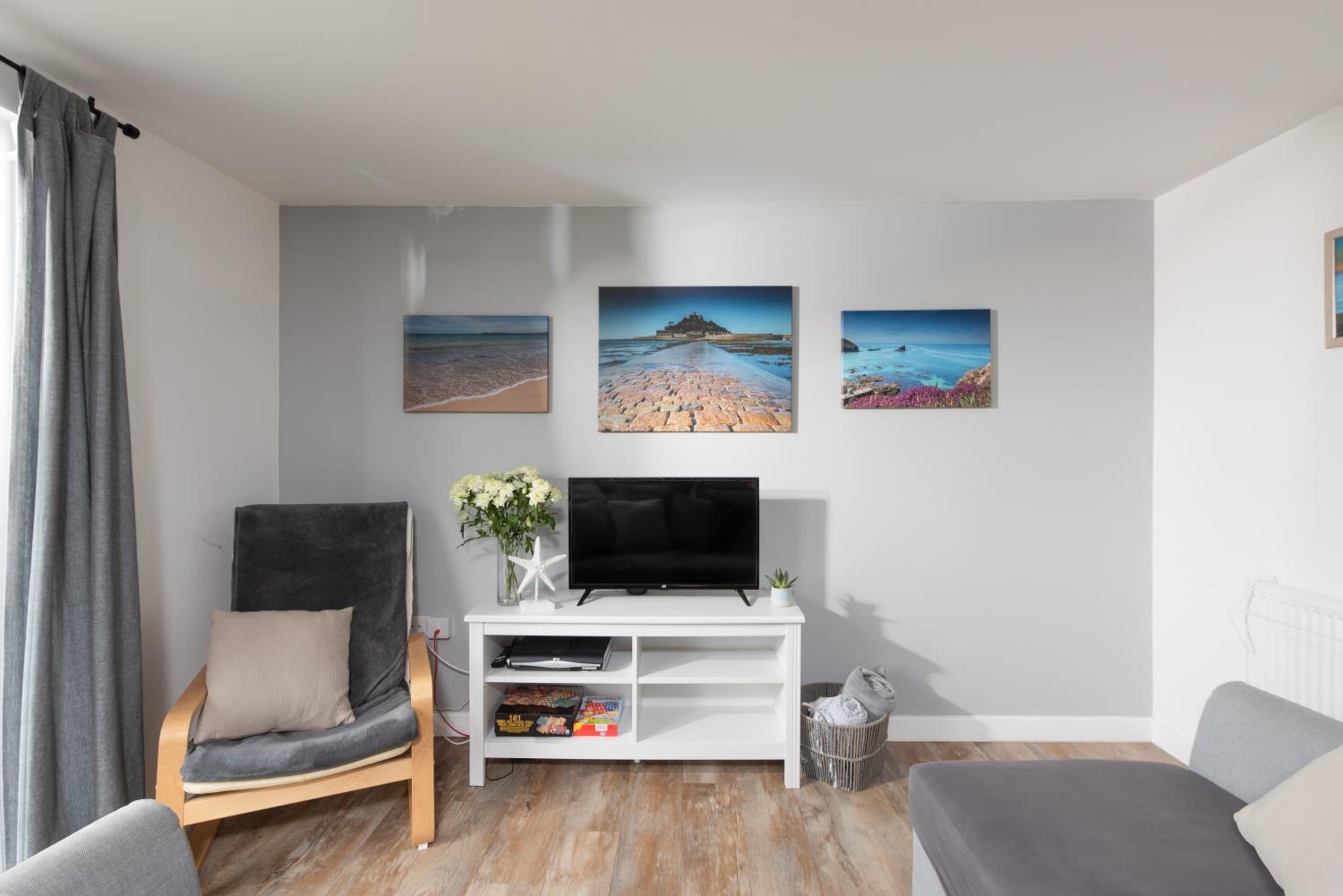 Wheal Amelia- Beautifully Fitted Wooden Lodge Helston Cornwall
