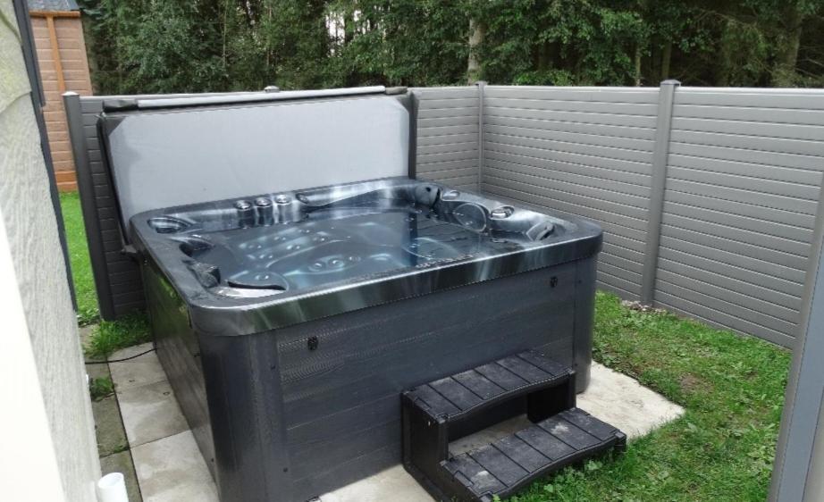 Ash Retreat Hot Tub view 2