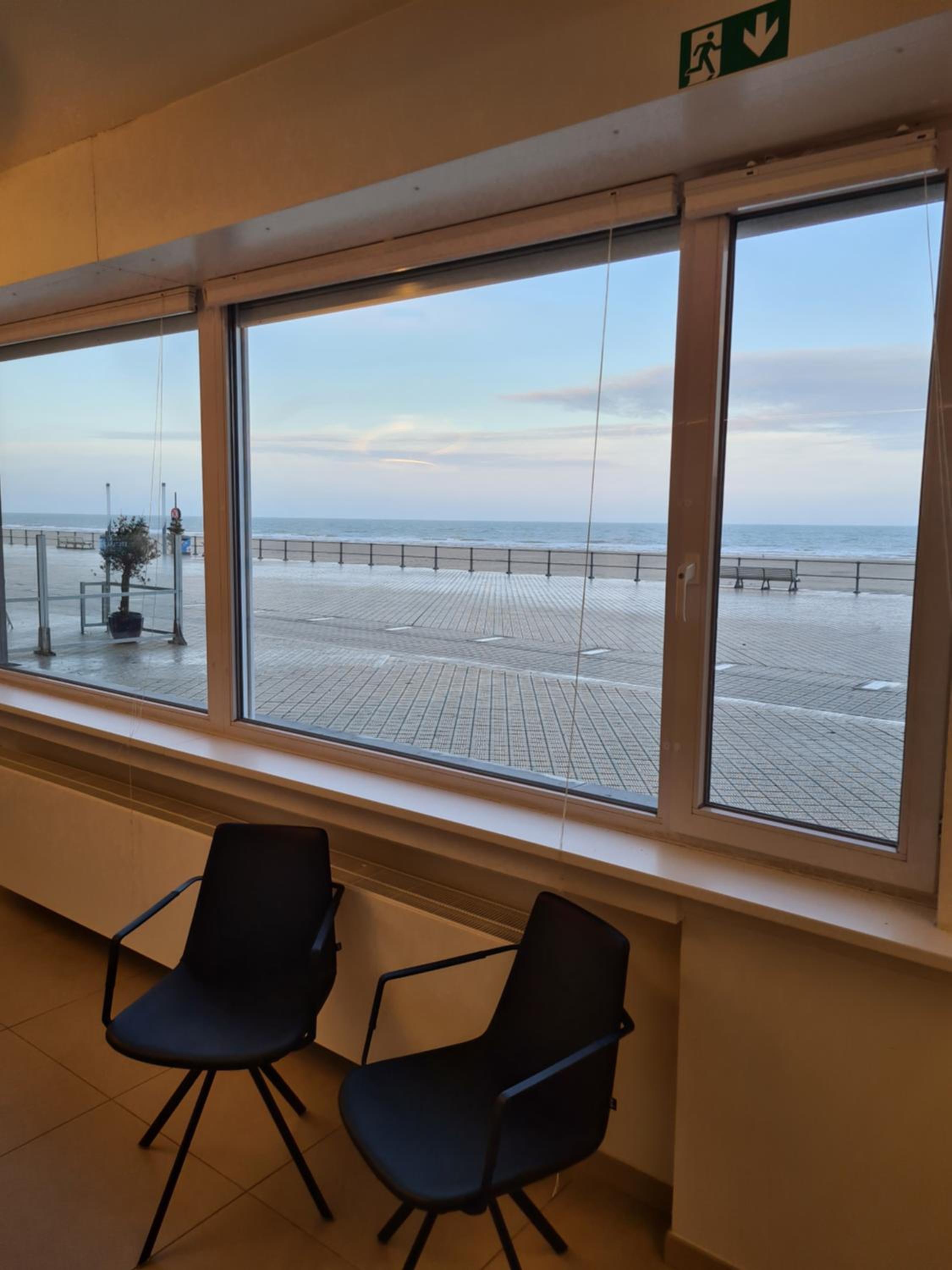 frontaal gelijkvloers seaview 80m² 2 slp view 3