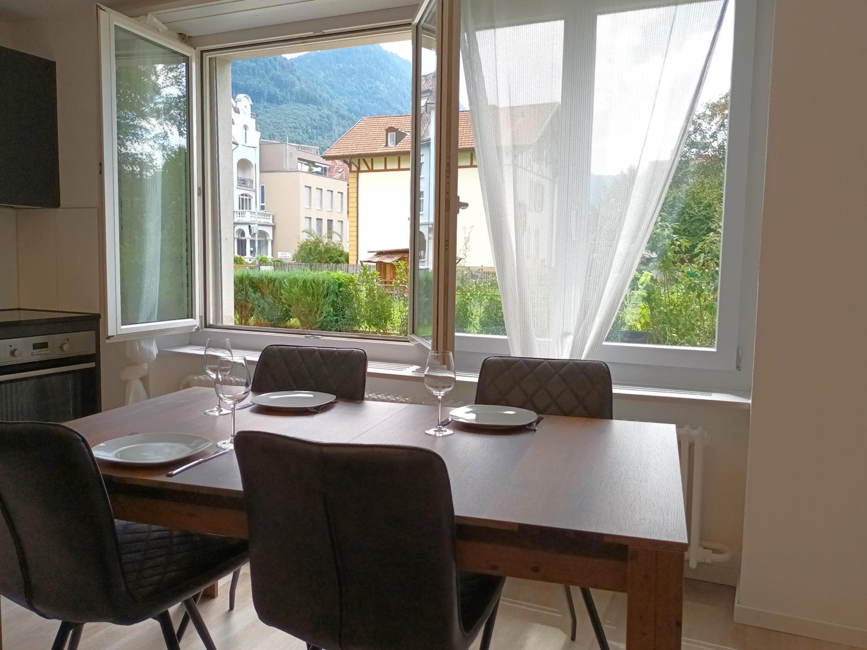 Henry's Apartments Interlaken view 2