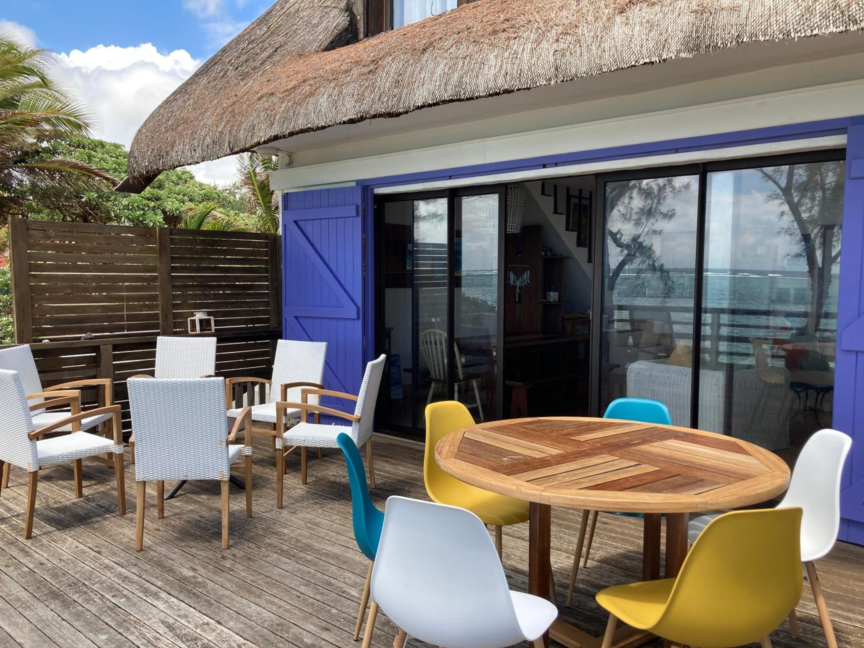 BlueMoon Villa - Authentic, seaside living photo 3