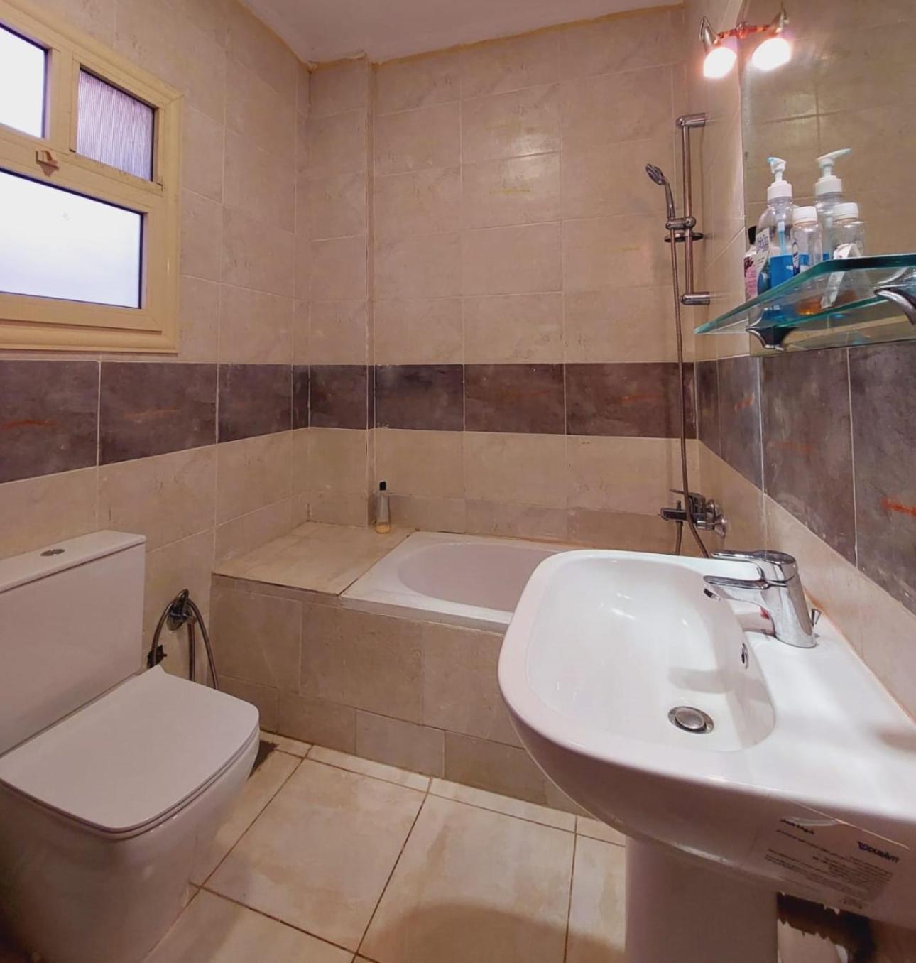 Modern entire apartment in the heart of Sheikh Zayed city