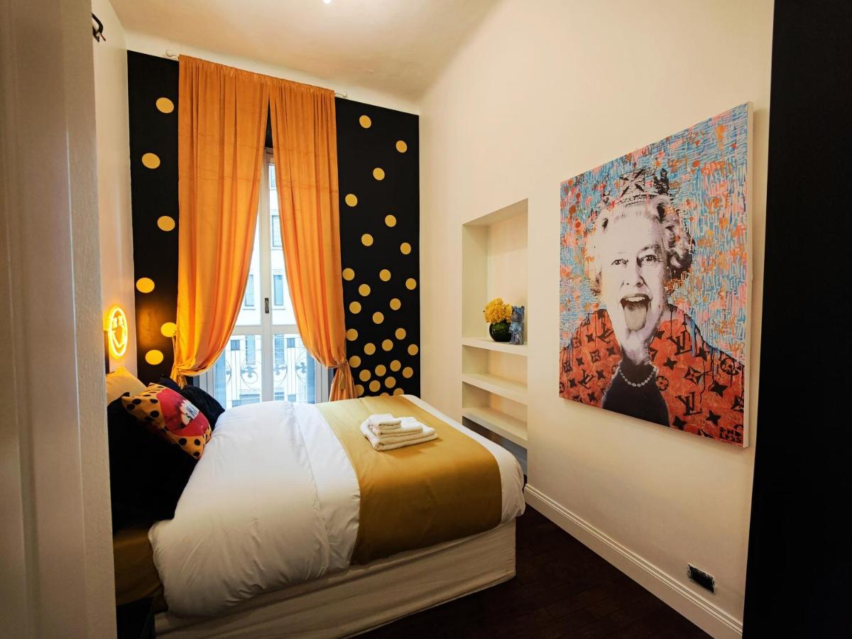 Designed Pop Apartment 2 Bedrooms, 2 Baths in Milan Center - WiFi, AC, steps from Subway M1 and M2, Central Station and Airport connected