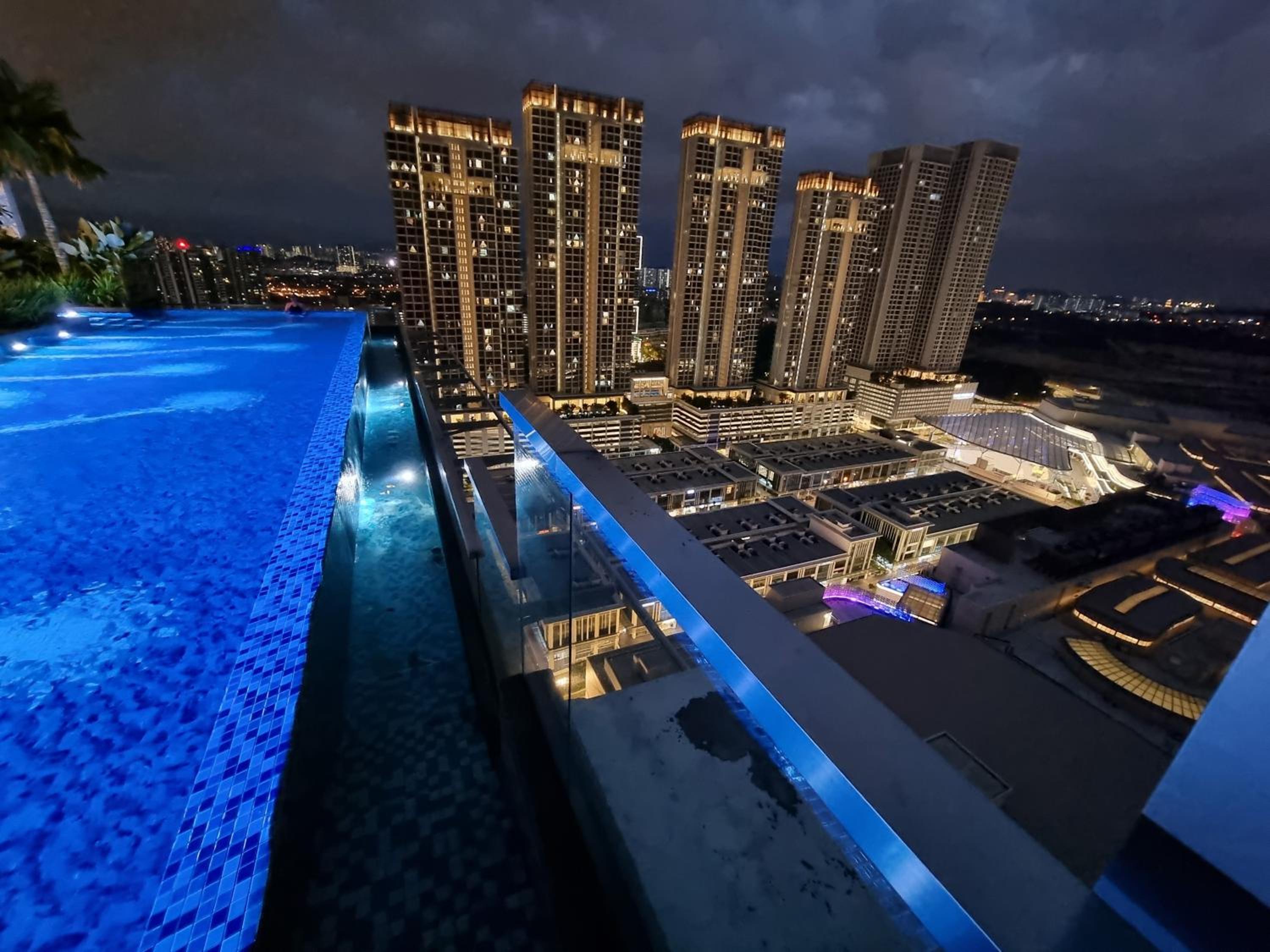 FREE Parking Revo 2Room Rooftop Pool L21