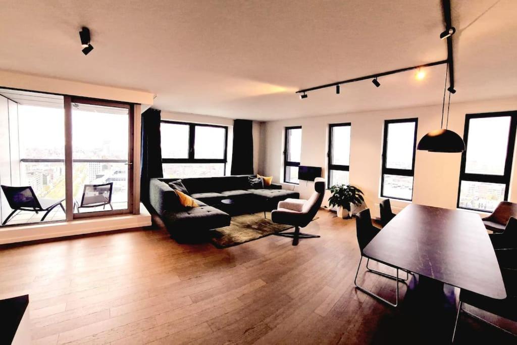 UNIEK appartement - mooiste en hoogste uitzicht op Antwerpen! - incl gratis parking