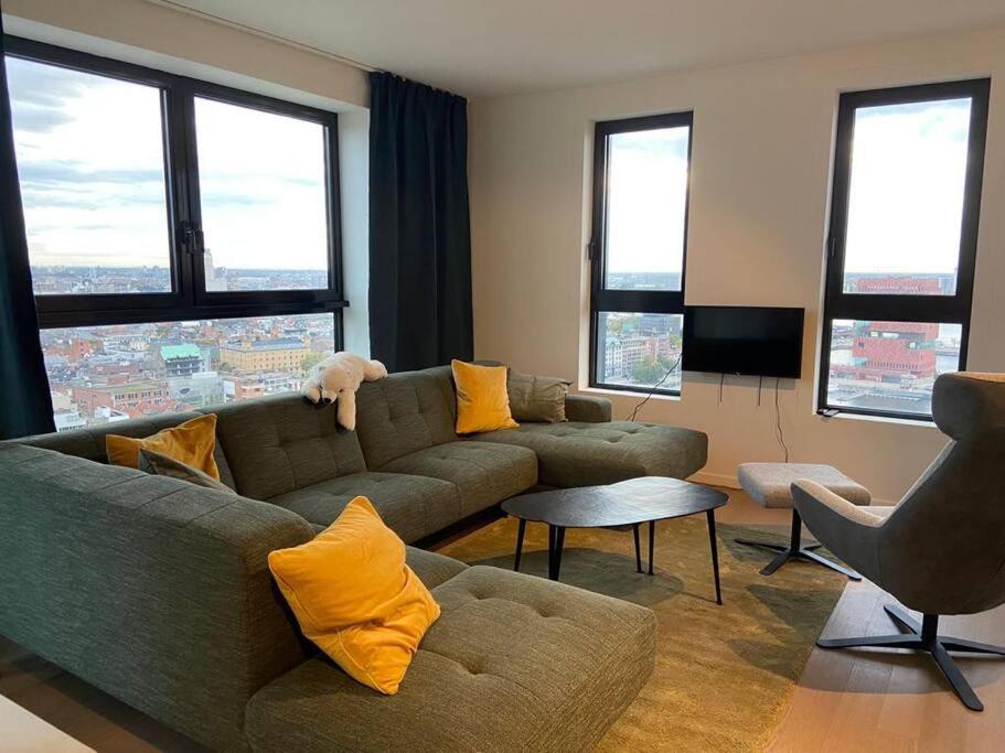 UNIEK appartement - mooiste en hoogste uitzicht op Antwerpen! - incl gratis parking