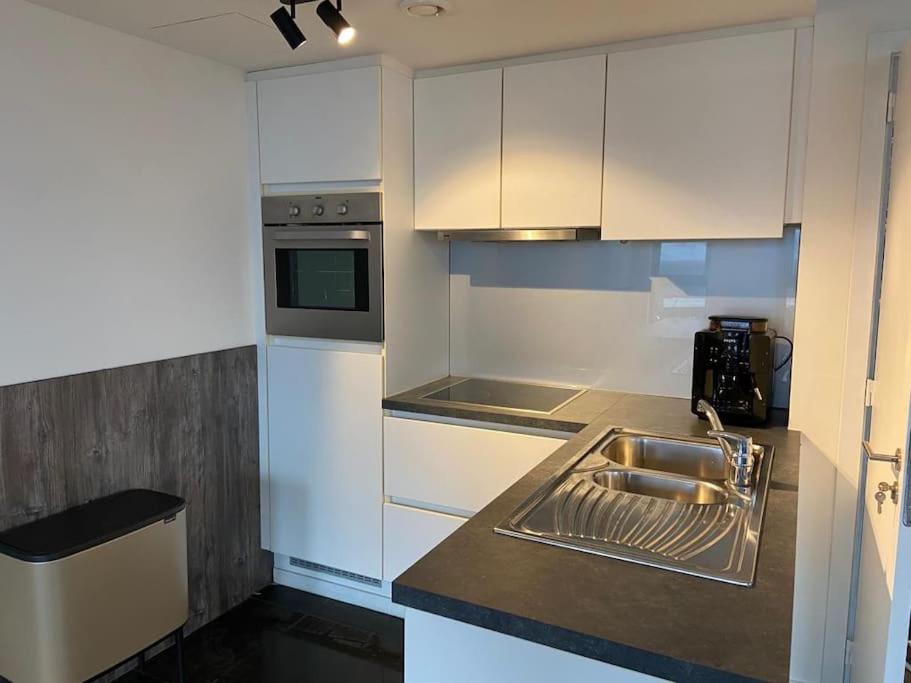UNIEK appartement - mooiste en hoogste uitzicht op Antwerpen! - incl gratis parking