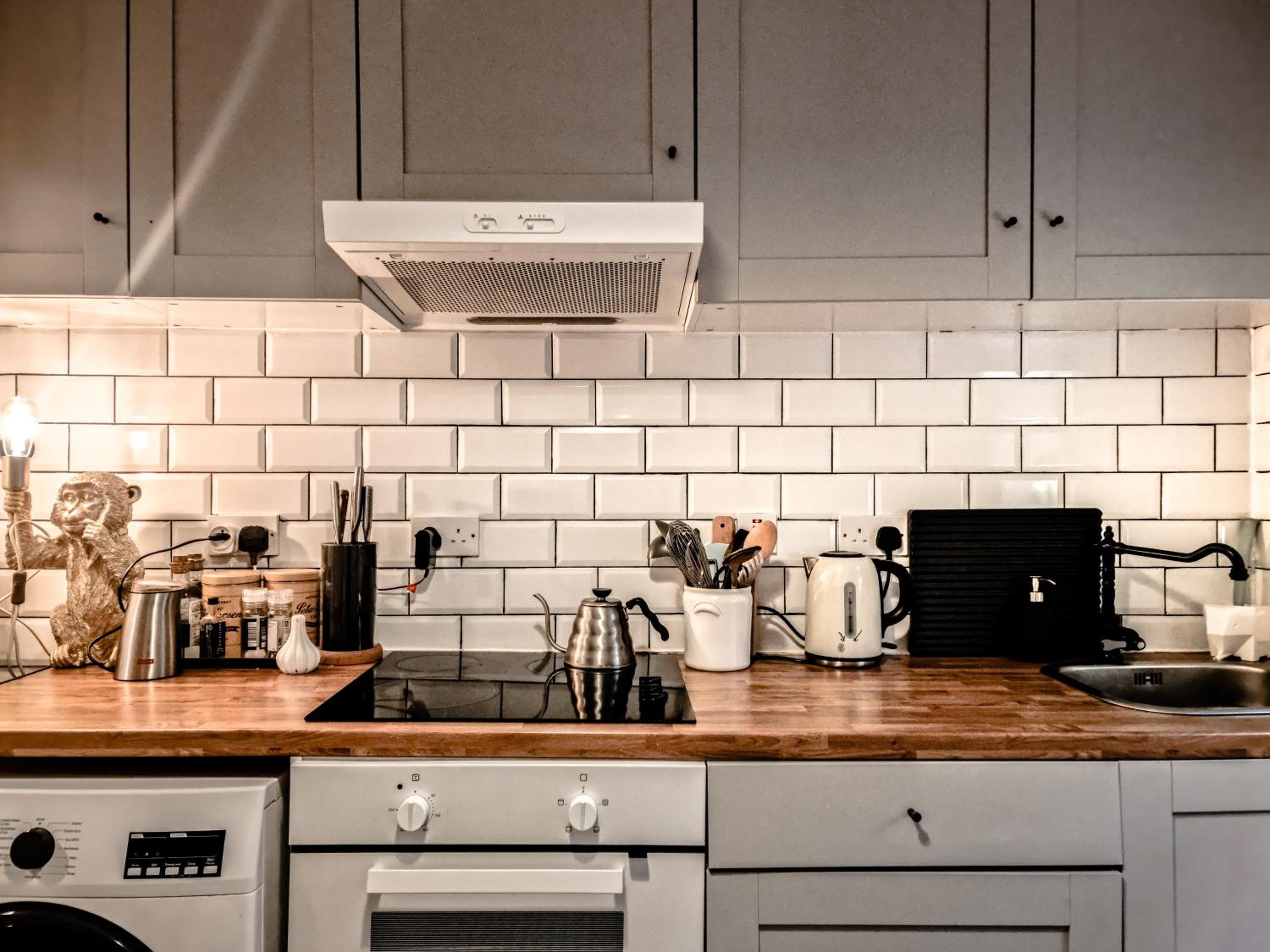 Stylish Apartment 1880s Guinness Worker House