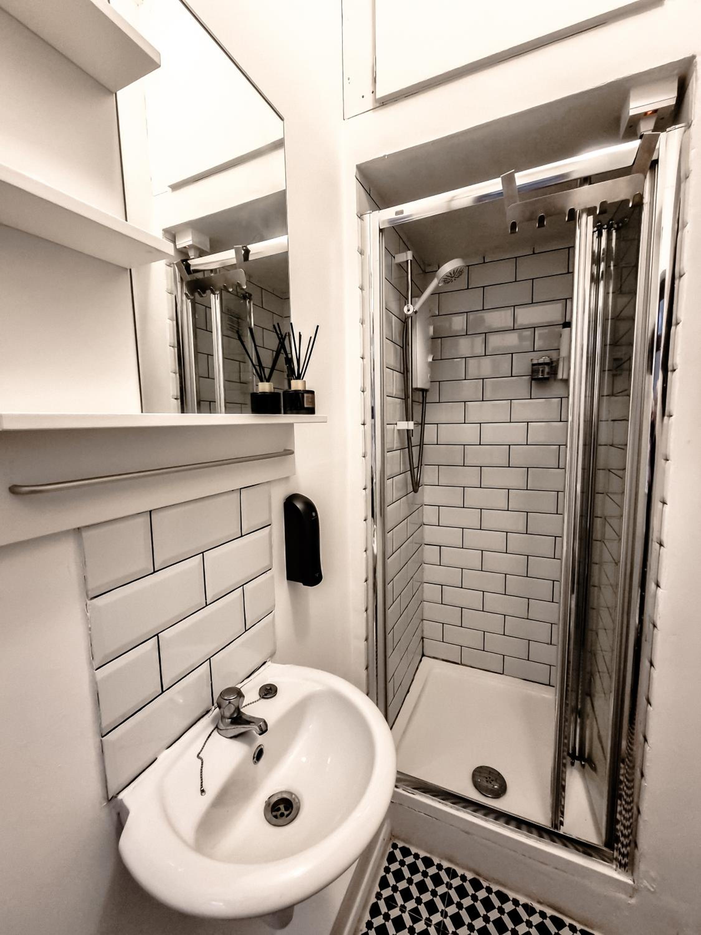 Stylish Apartment 1880s Guinness Worker House