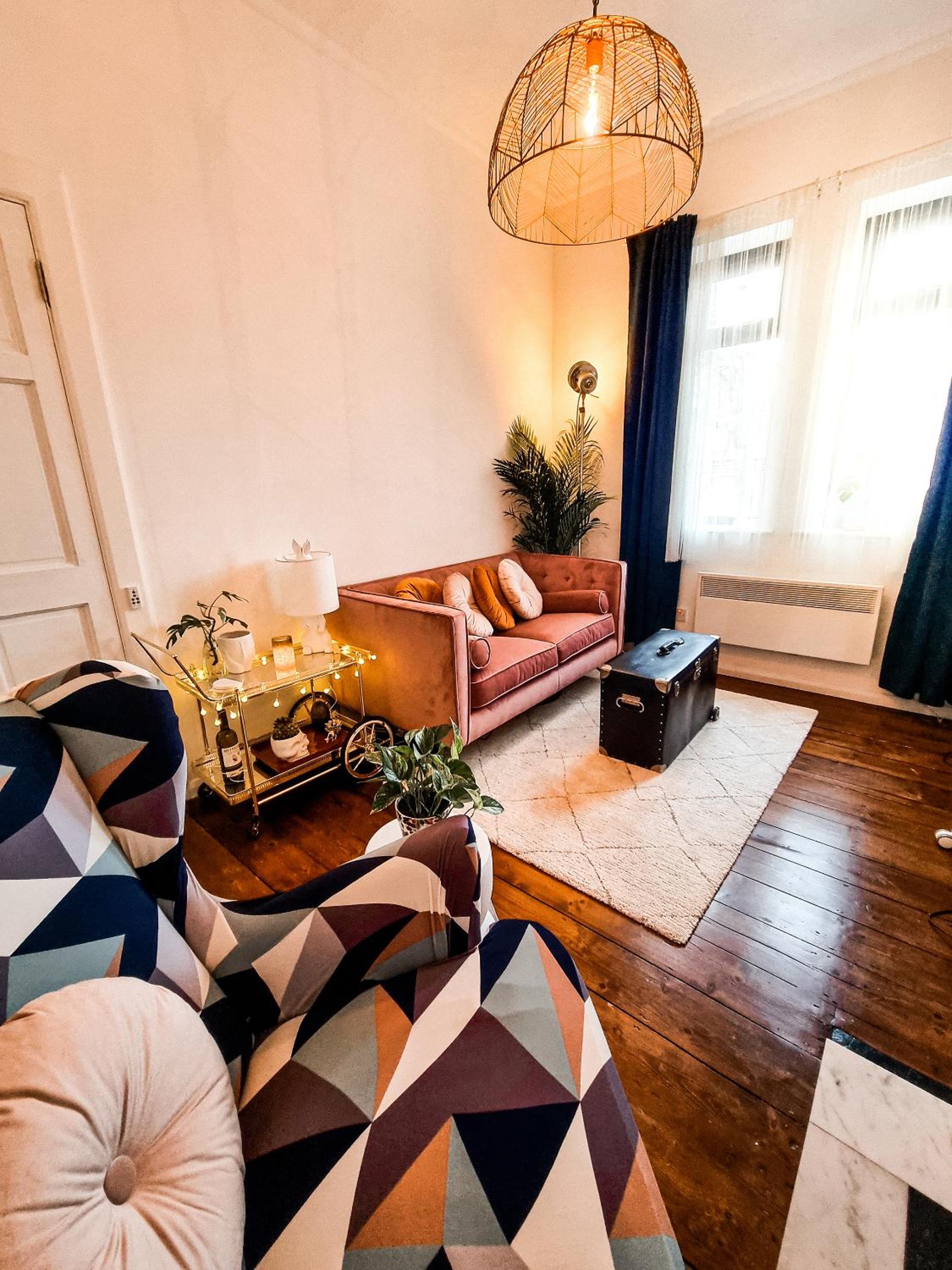 Stylish Apartment 1880s Guinness Worker House