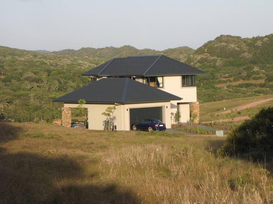 Umthi Lodge, Wildlife, Pool, Power Inverter view 2