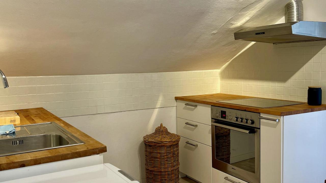 Quiet 2 room garden loft with terrace