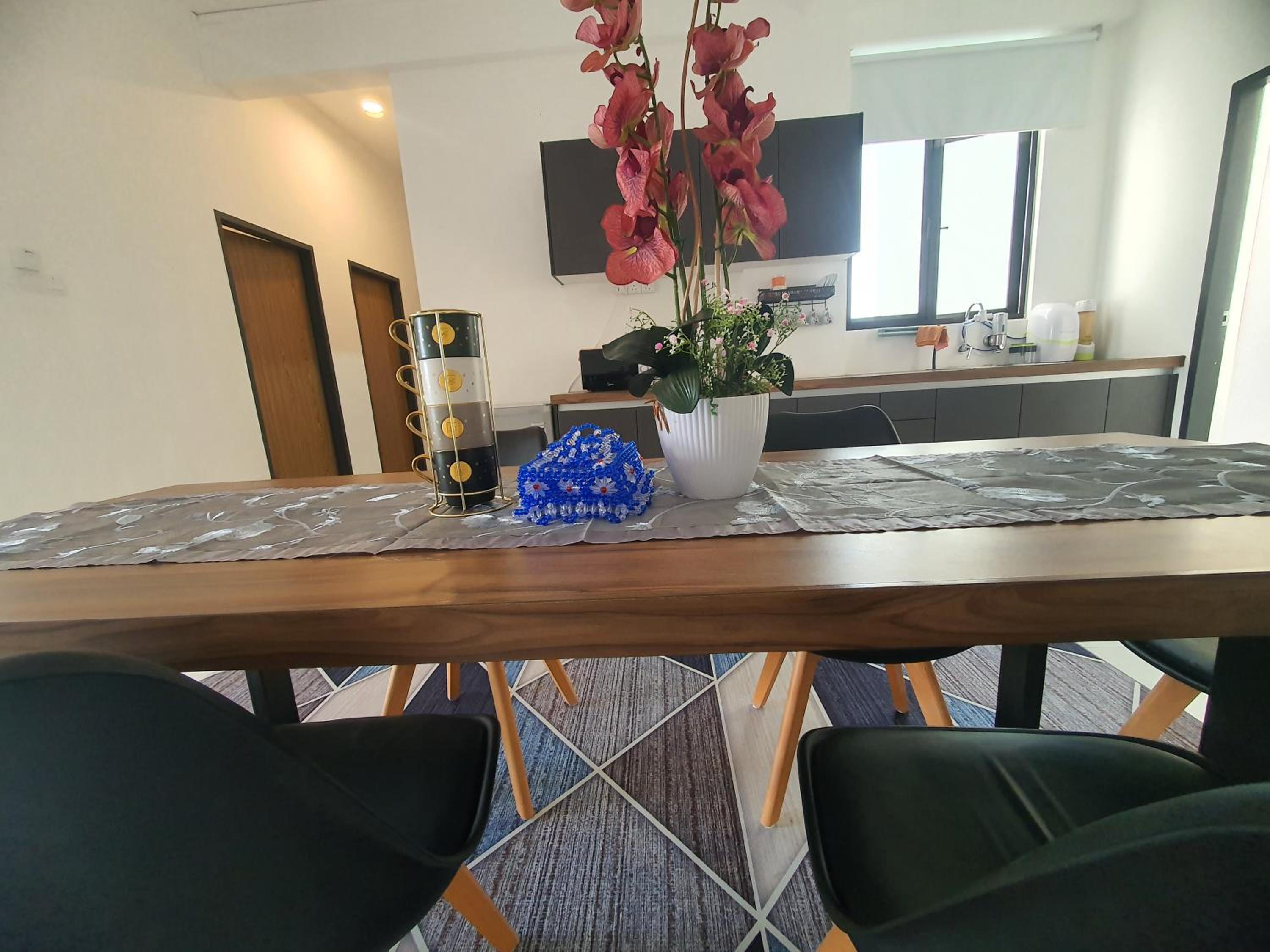 Zariff's Imperio Properties photo 5