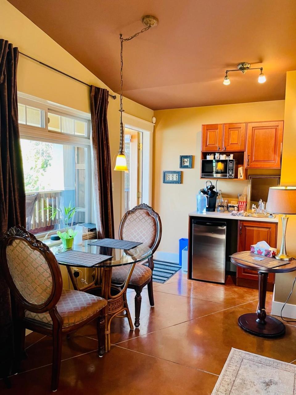 The Tuwanek Bed and Breakfast
