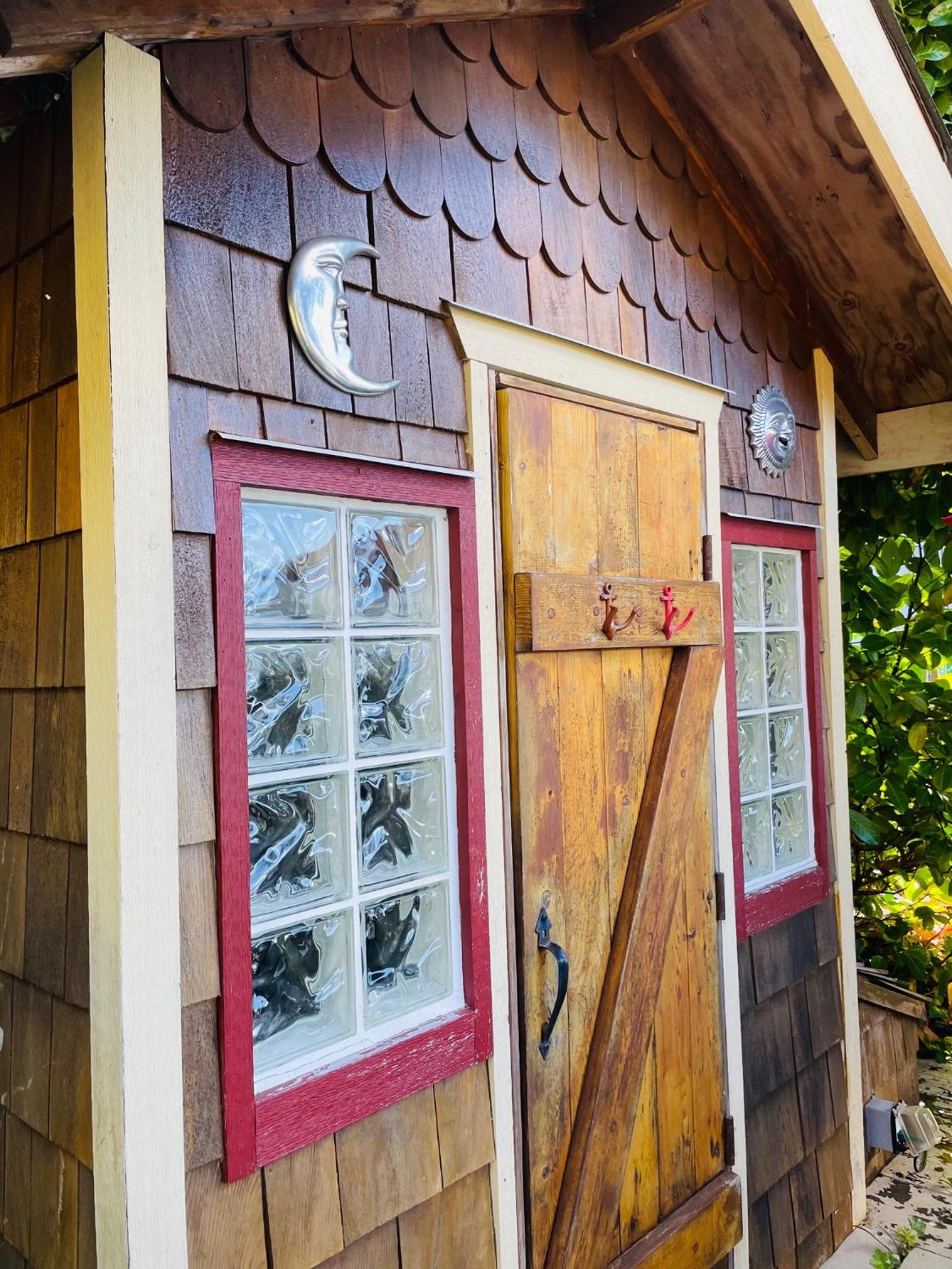 The Tuwanek Bed and Breakfast