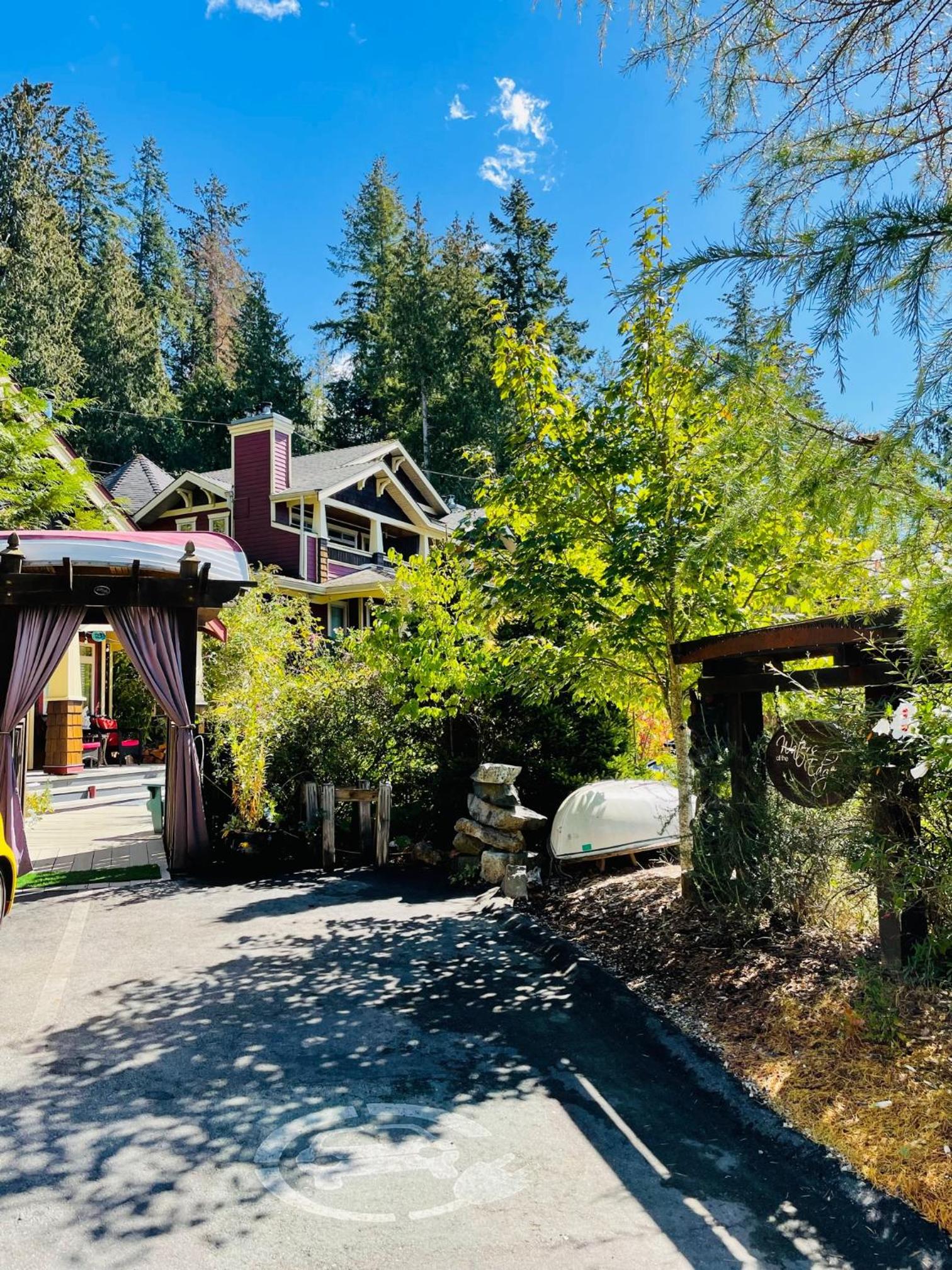 The Tuwanek Bed and Breakfast