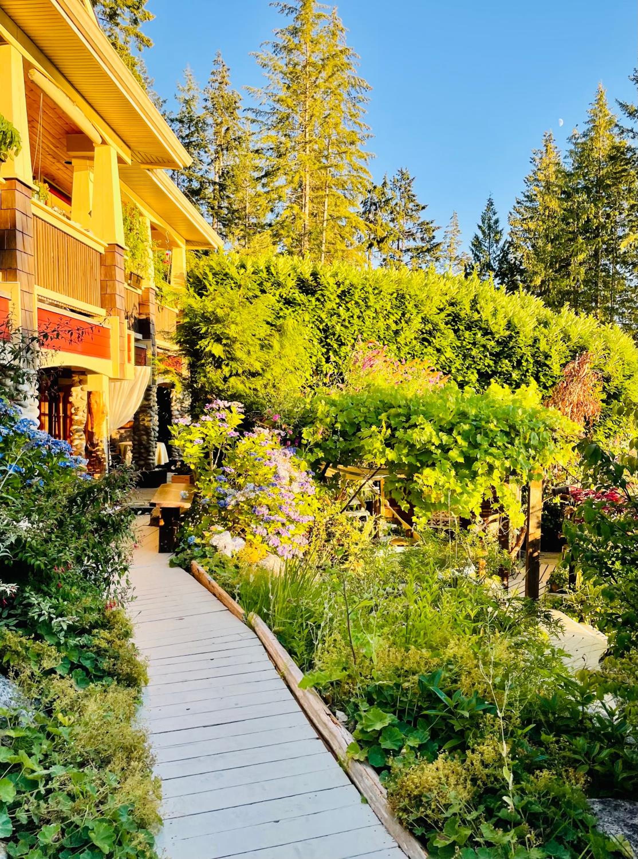 The Tuwanek Bed and Breakfast