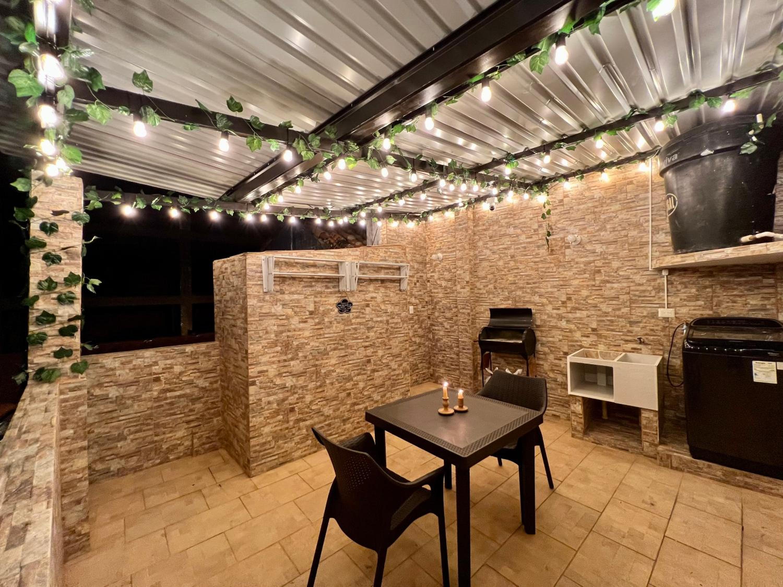 Casa rústica con terraza, en el corazón del pueblo