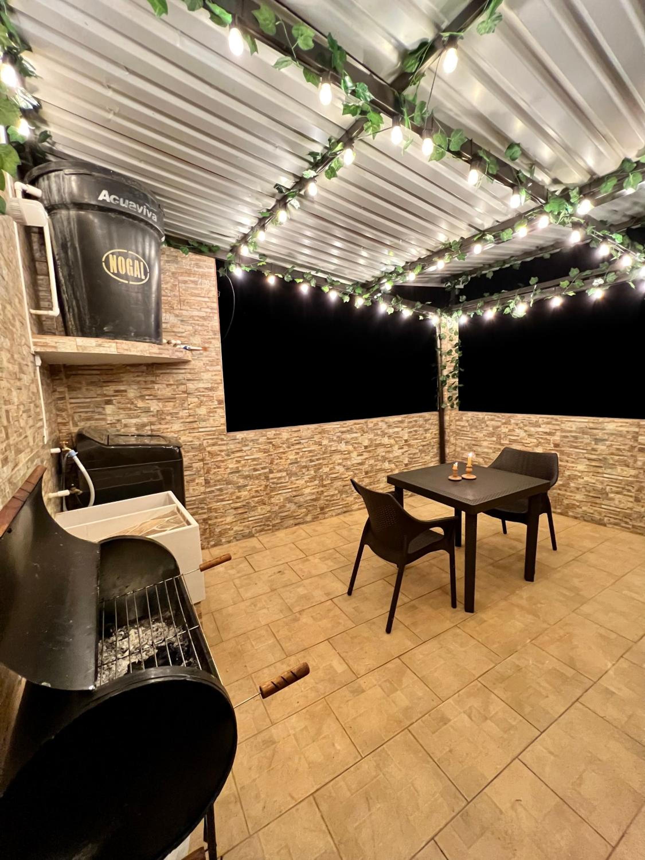 Casa rústica con terraza, en el corazón del pueblo