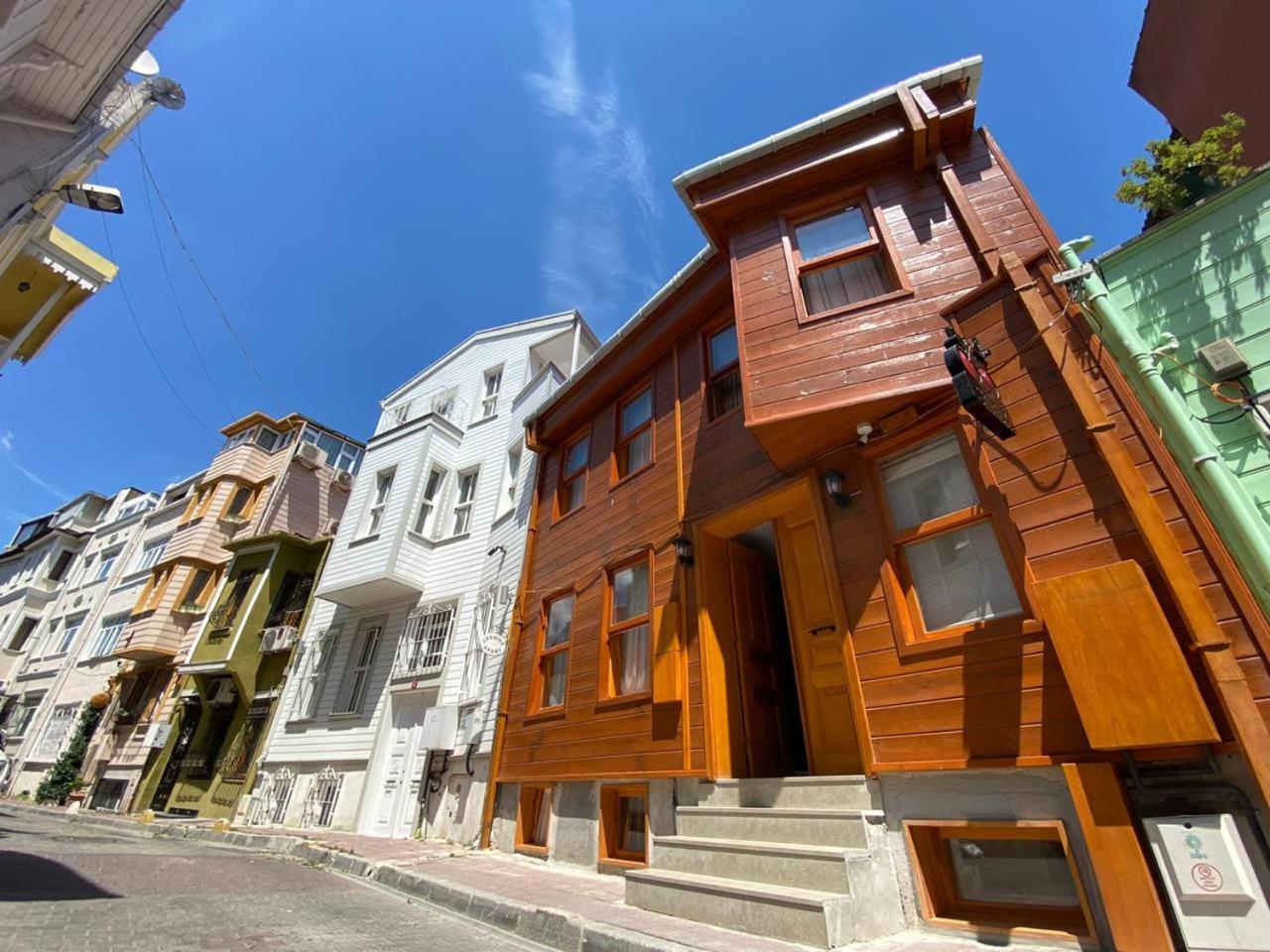 New Cherry Hotel - Image 7