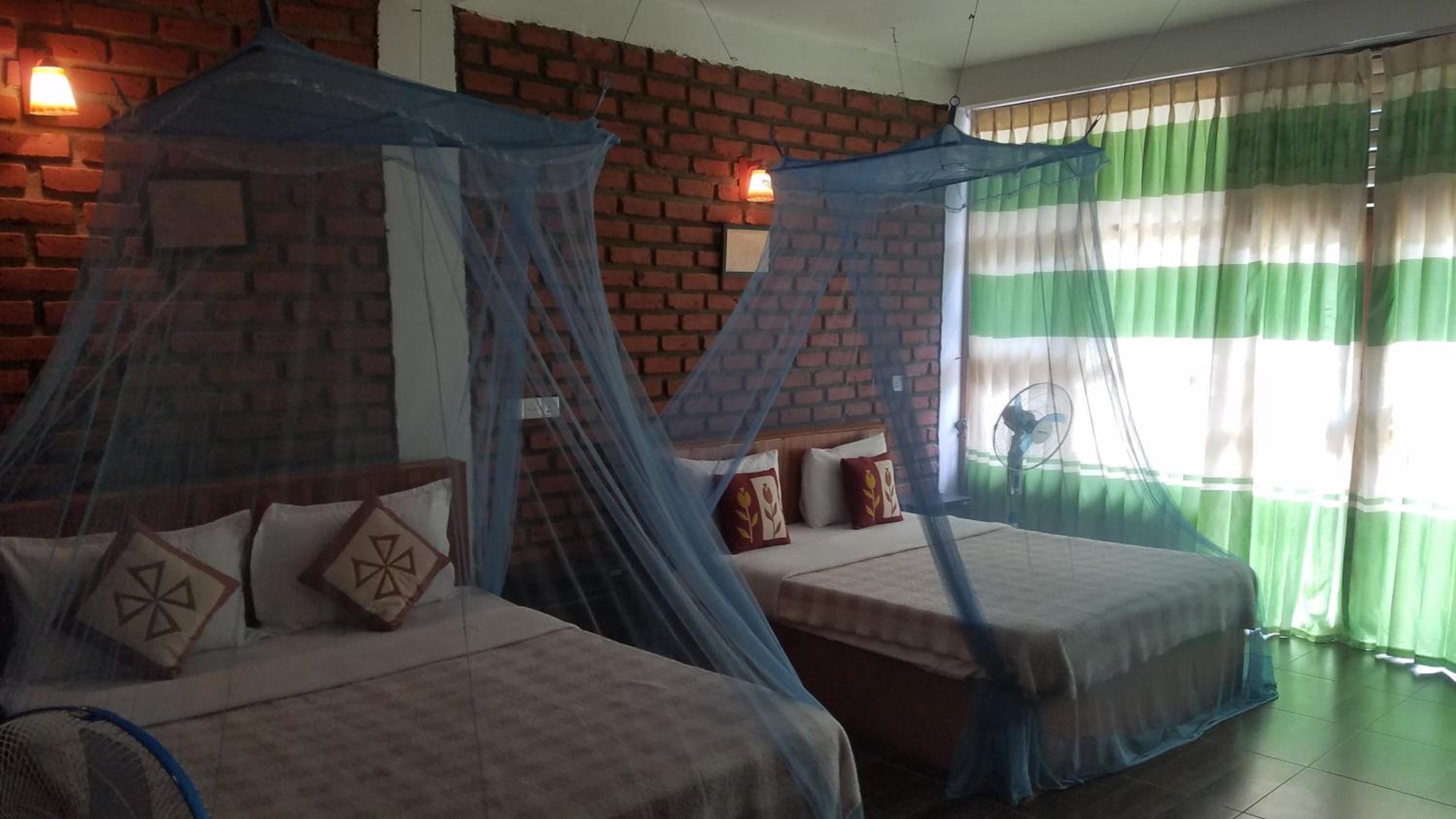 Ayubo Ella - Bed & Breakfast