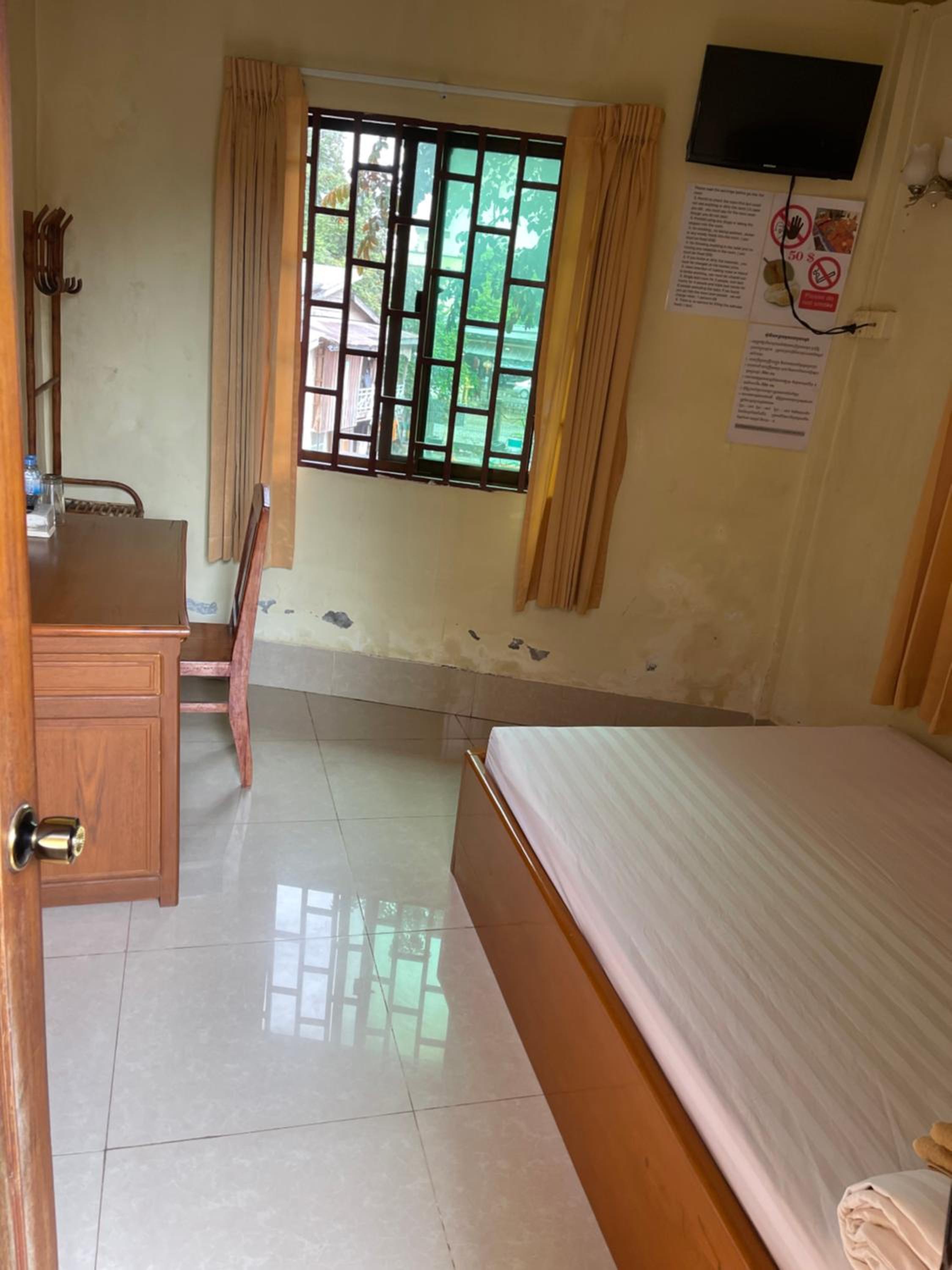 Apsara Guest House Kampot City view 5